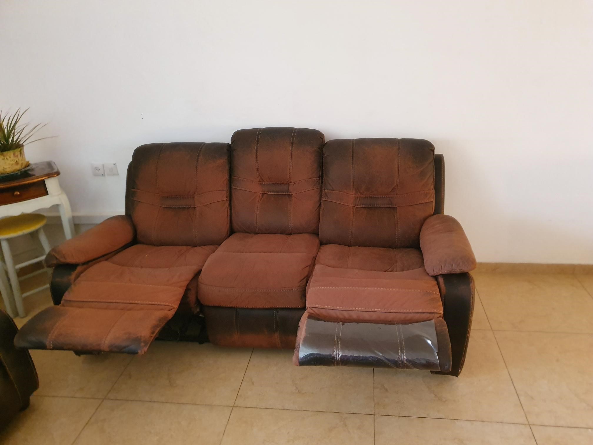 תמונה 1 ,ספה עם 2 רקלינרים למכירה בראשון לציון ריהוט  ספות