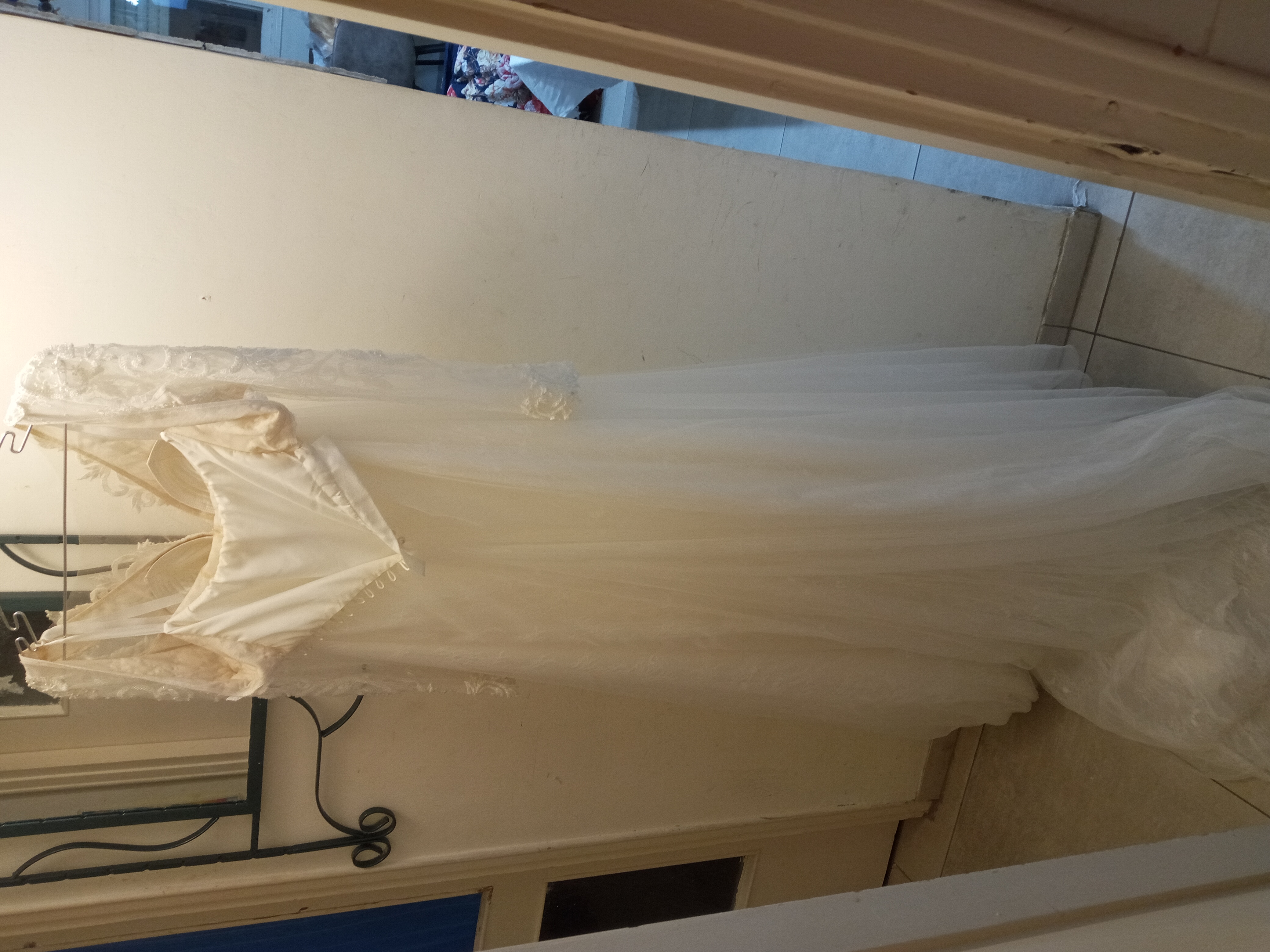 תמונה 2 ,שמלת כלה עדינה חדשה לא נלבשה למכירה בחדרה ביגוד ואביזרים  שמלות כלה