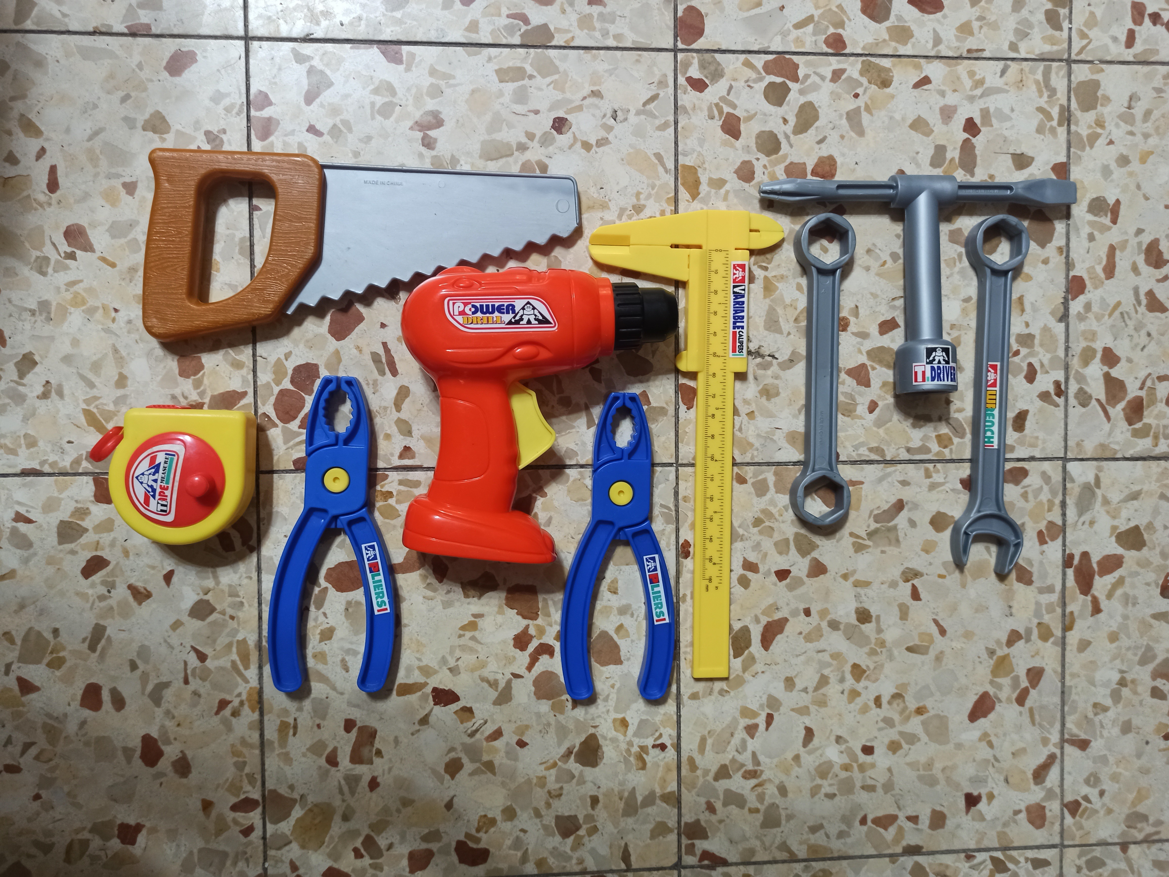 תמונה 1 ,כלי עבודה לילד למכירה ביבנה לתינוק ולילד  משחקים וצעצועים