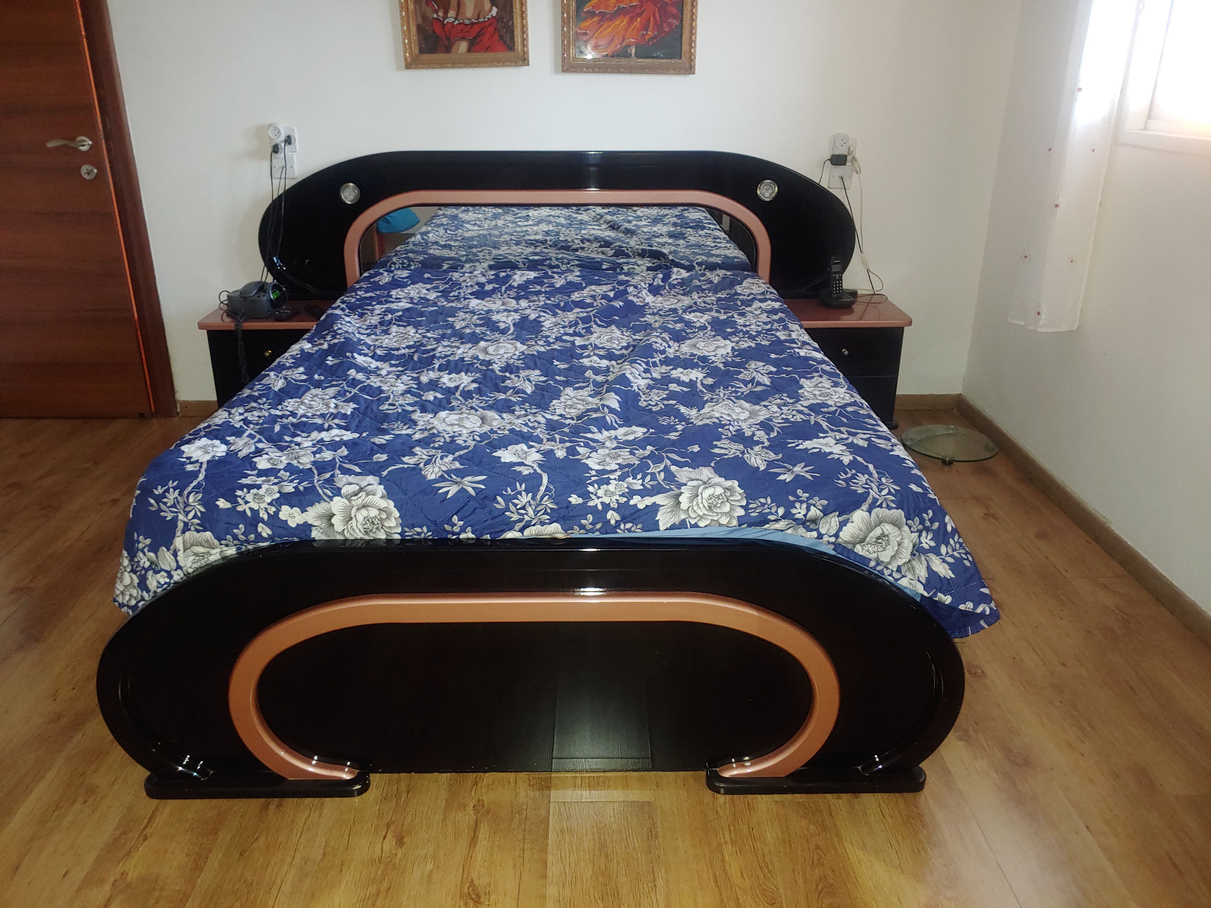 תמונה 1 ,מיטה זוגית מעוצבת כולל שידות ו למכירה ברמת גן ריהוט  מיטות