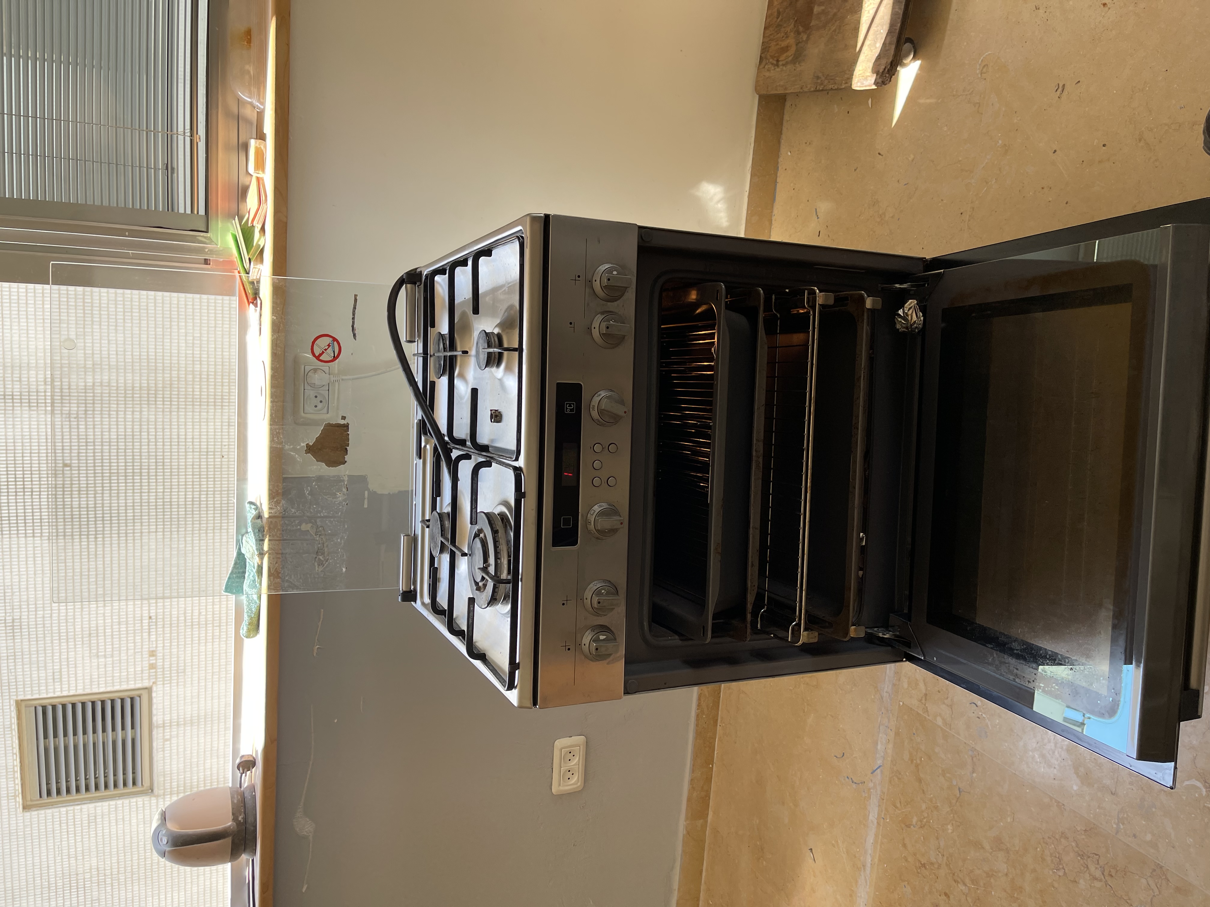 תמונה 1 ,תנור אפייה כולל כריים למכירה בתל אביב מוצרי חשמל  כיריים
