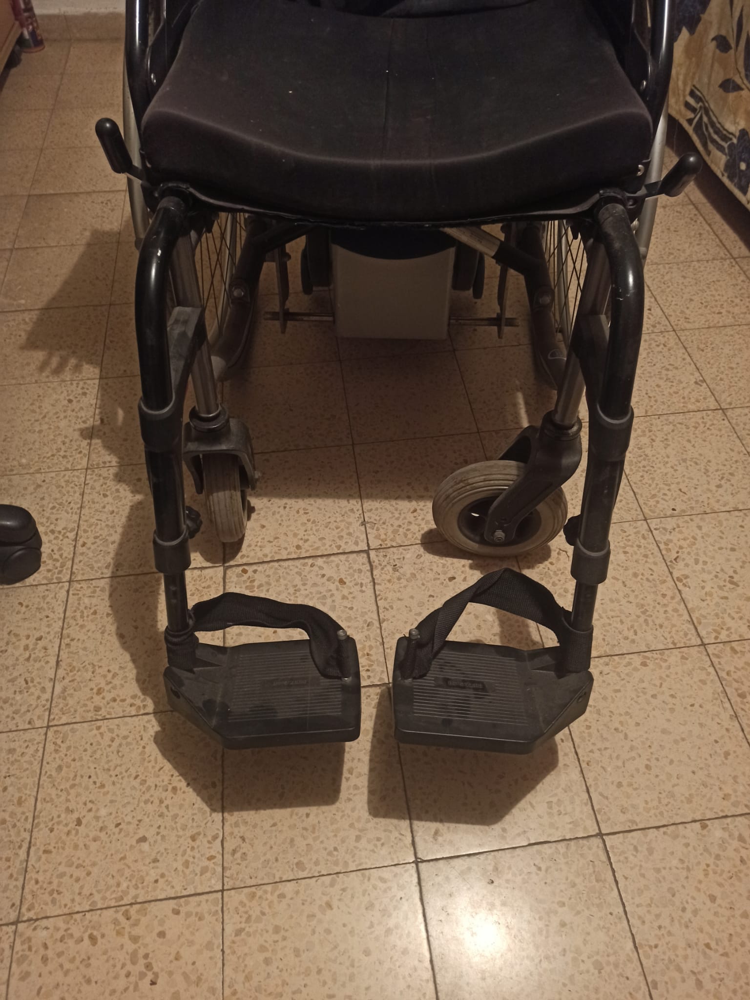 תמונה 7 ,מעלון  למכירה בתל אביב ציוד סיעודי/רפואי  כסא גלגלים