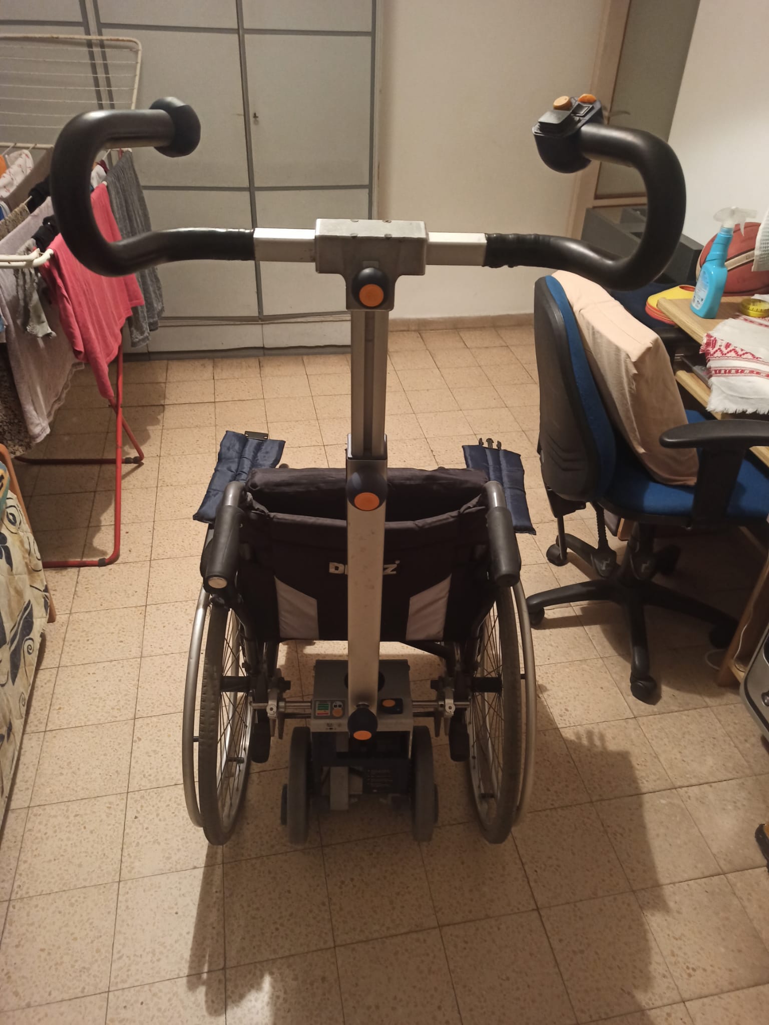 תמונה 2 ,מעלון  למכירה בתל אביב ציוד סיעודי/רפואי  כסא גלגלים