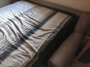 ספה אורתופדית הנפתחת למיטה זוג 