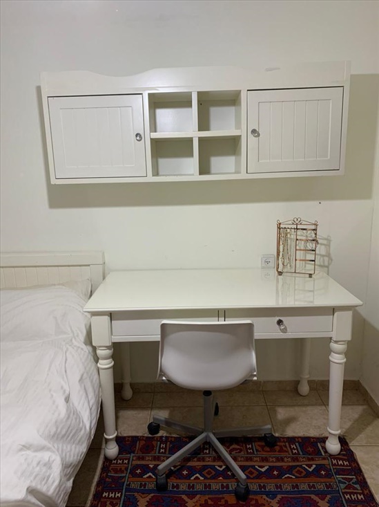 תמונה 1 ,מיטה , שולחן , כוורת , כיסא למכירה בגבעת עוז ריהוט  חדרי שינה