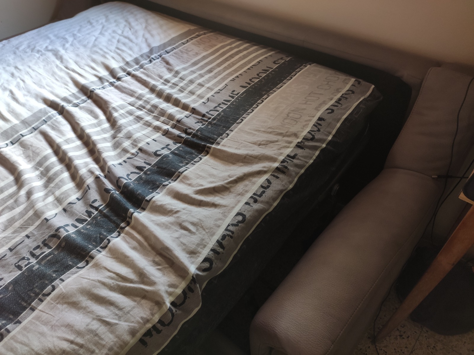 תמונה 1 ,ספה אורתופדית הנפתחת למיטה זוג למכירה בקרית עקרון ריהוט  ספות