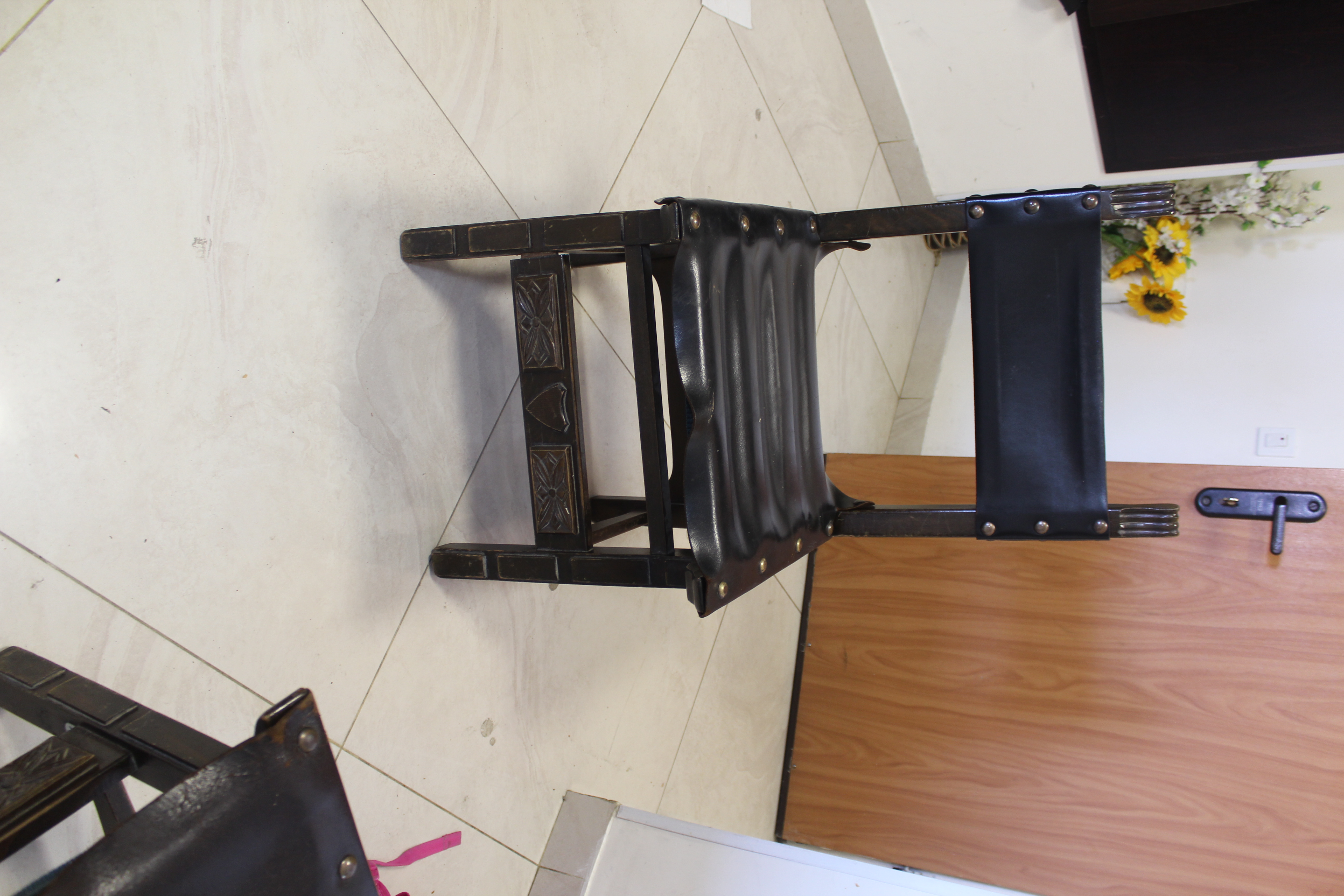 תמונה 1 ,כסא וינטאז'עץ מלא ועור אמיתי למכירה בביתר  ריהוט  כיסאות