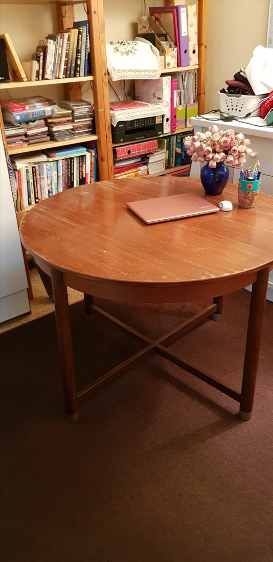 תמונה 1 ,שולחן אוכל רטרו מעץ מלא למכירה בנתניה ריהוט  שולחנות