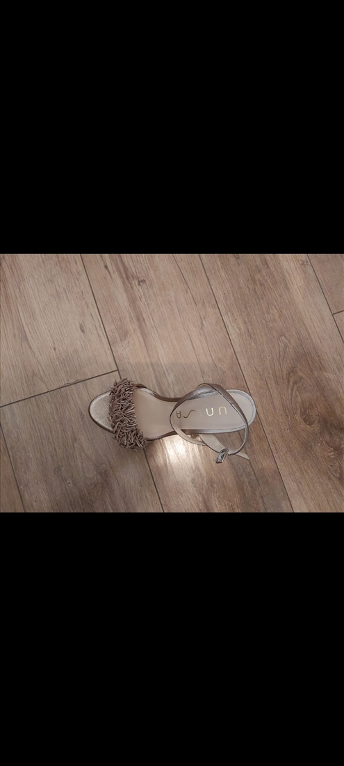 תמונה 2 ,נעלי עקב סנדל מהממות למכירה בבני ברק יד-שניה לנשים  שונות