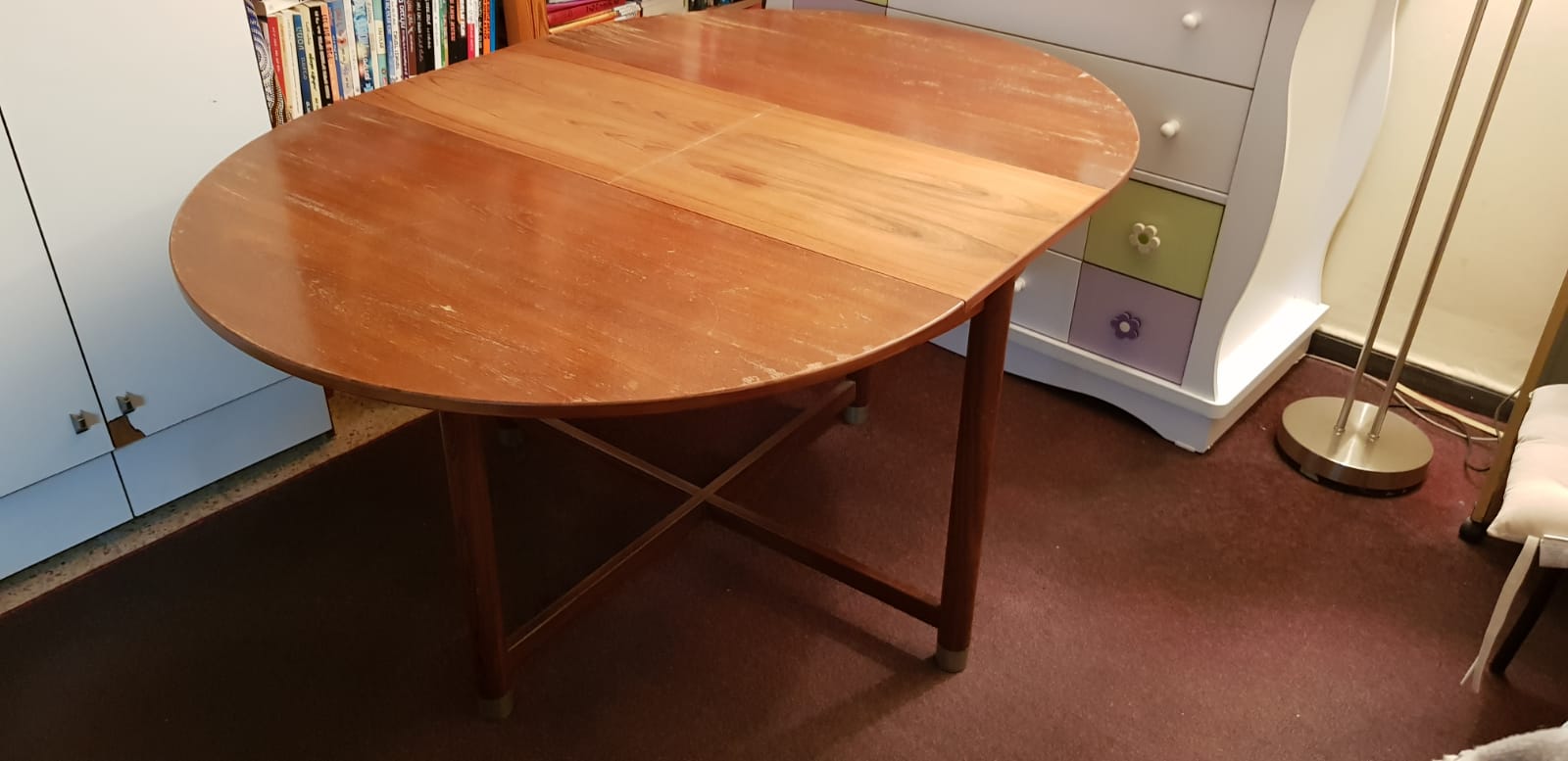 תמונה 3 ,שולחן אוכל רטרו מעץ מלא למכירה בנתניה ריהוט  שולחנות