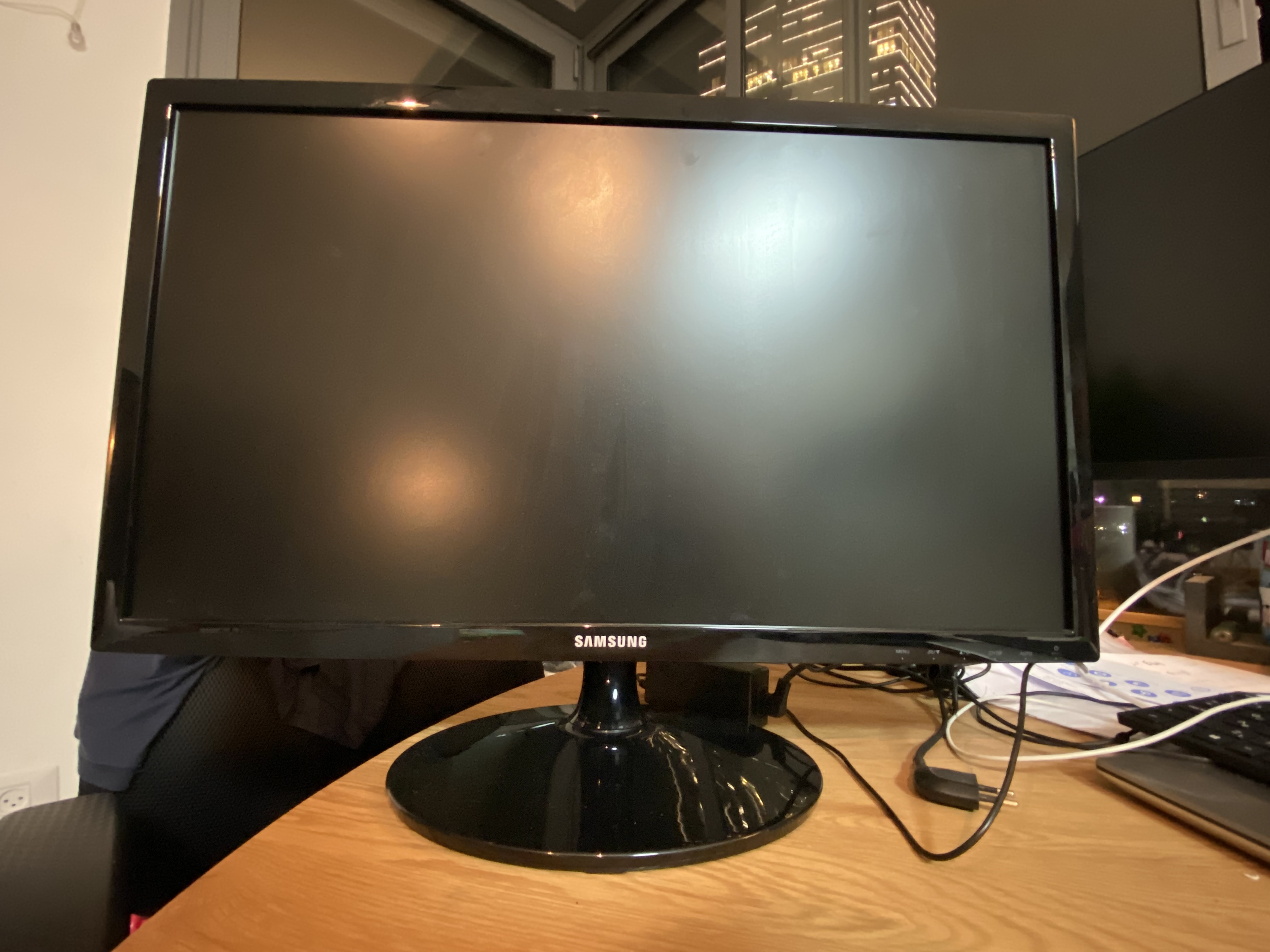 תמונה 1 ,מסך מחשב סמסונג SAMSUNG S24D33 למכירה ברמת גן מחשבים וציוד נלווה  מסכים