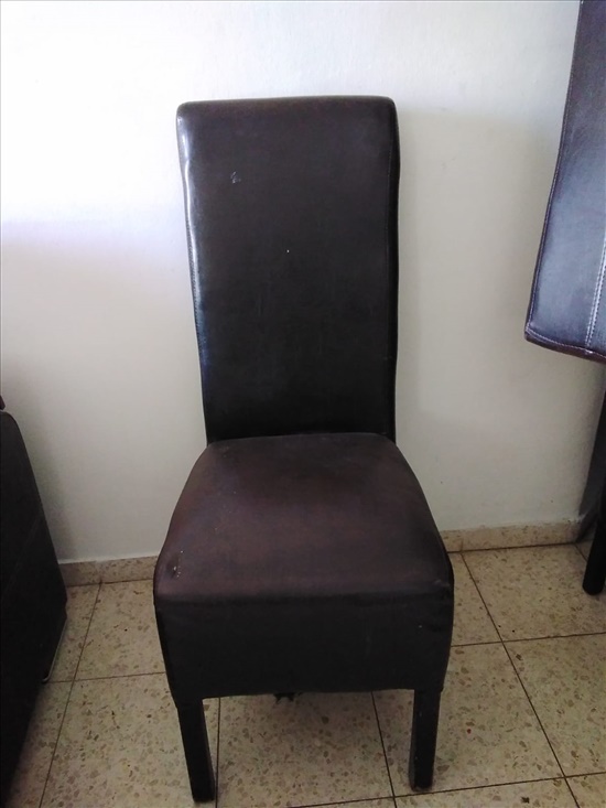 תמונה 2 ,8 כסאות מעץ מלא דורשים חיזוק למכירה בירושלים ריהוט  כיסאות