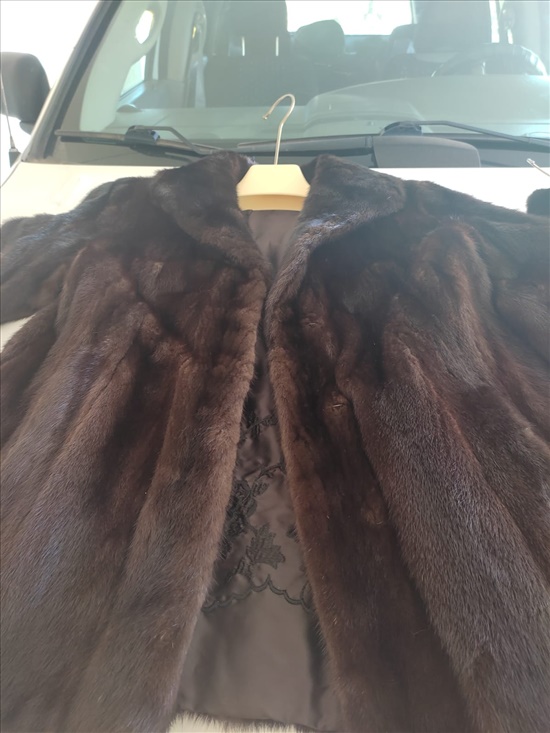 תמונה 1 ,מעיל פרווה  למכירה באורנית יד-שניה לנשים  בגדי נשים