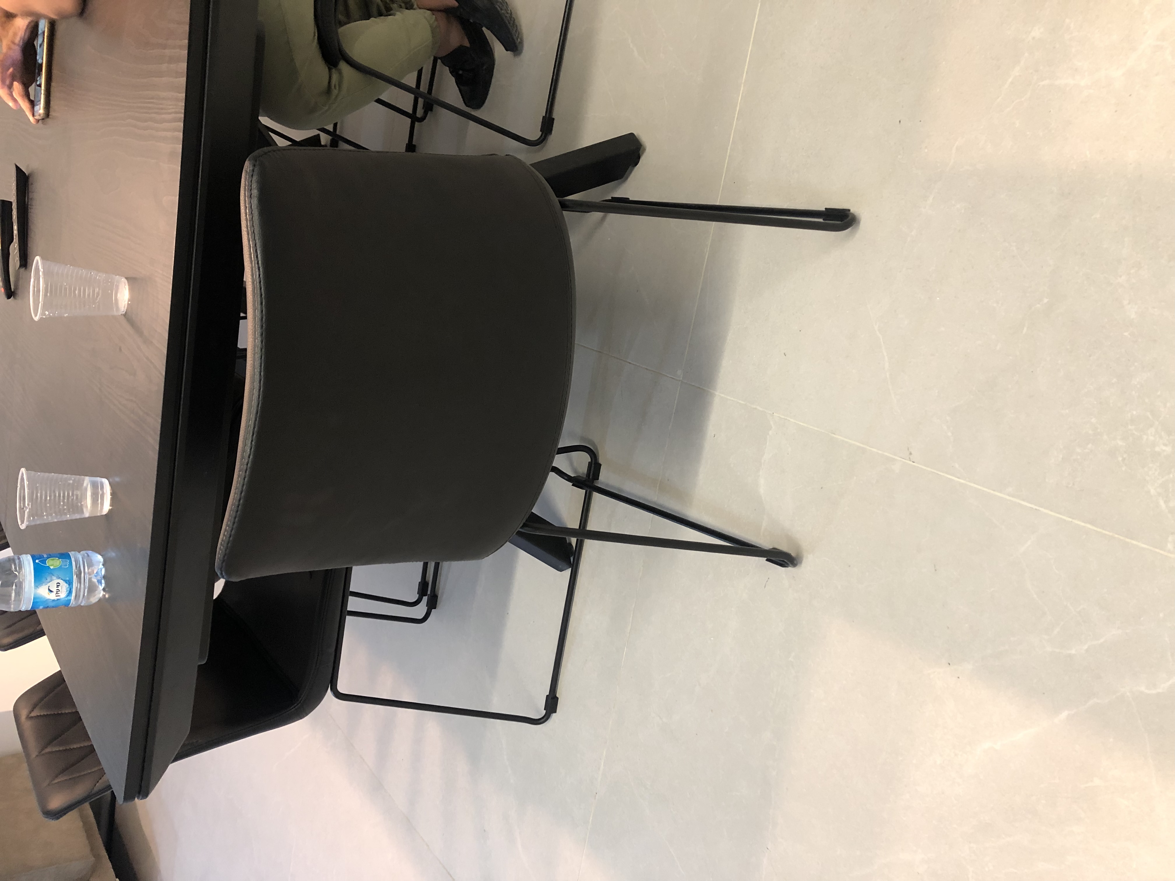 תמונה 1 ,כיסאות שחורים למכירה בפתח תקווה ריהוט  כיסאות
