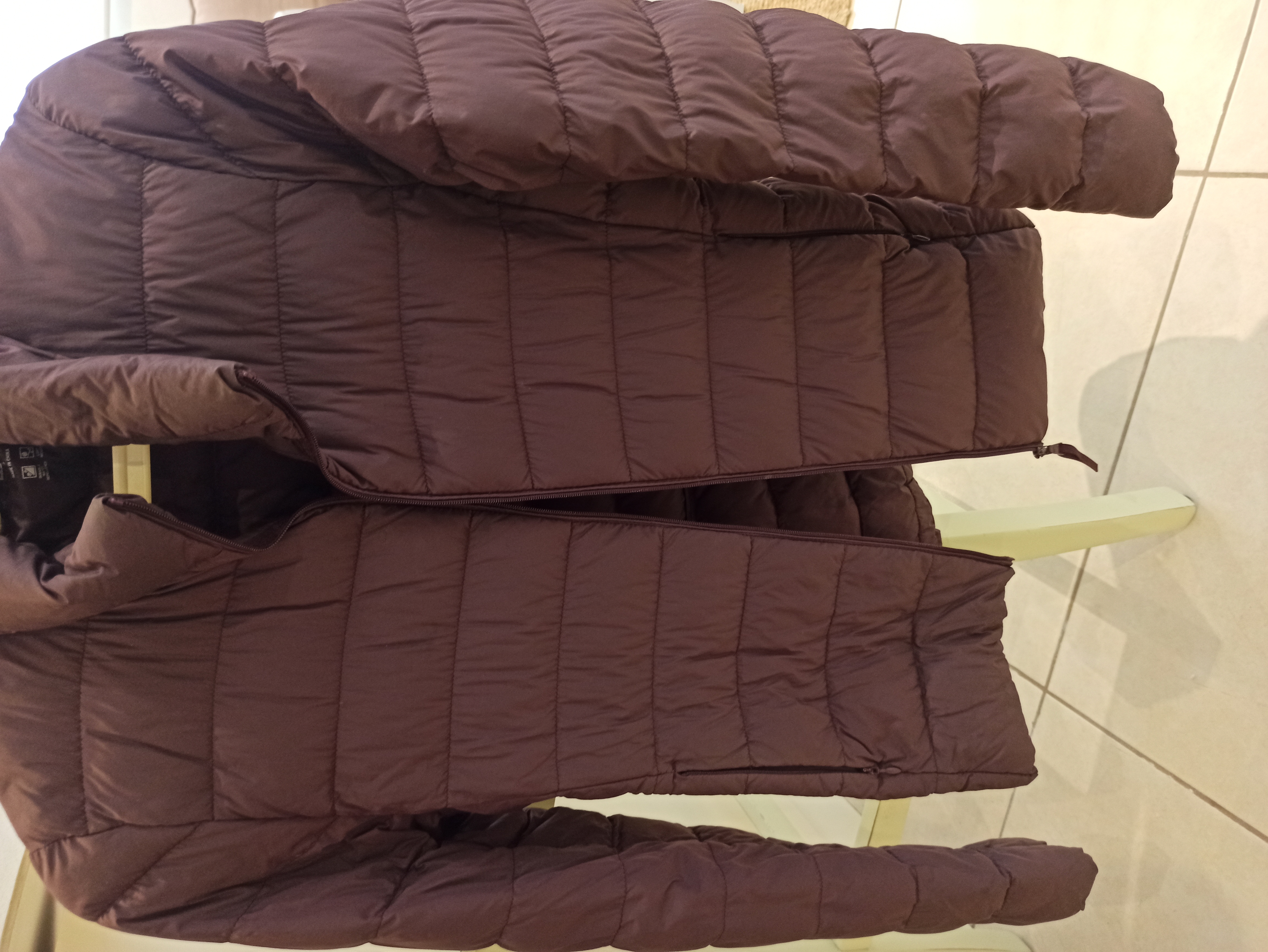 תמונה 1 ,מעיל יוניקלו חדש בצבע חציל  למכירה בכפר סבא ביגוד ואביזרים  מעילים וג'קטים