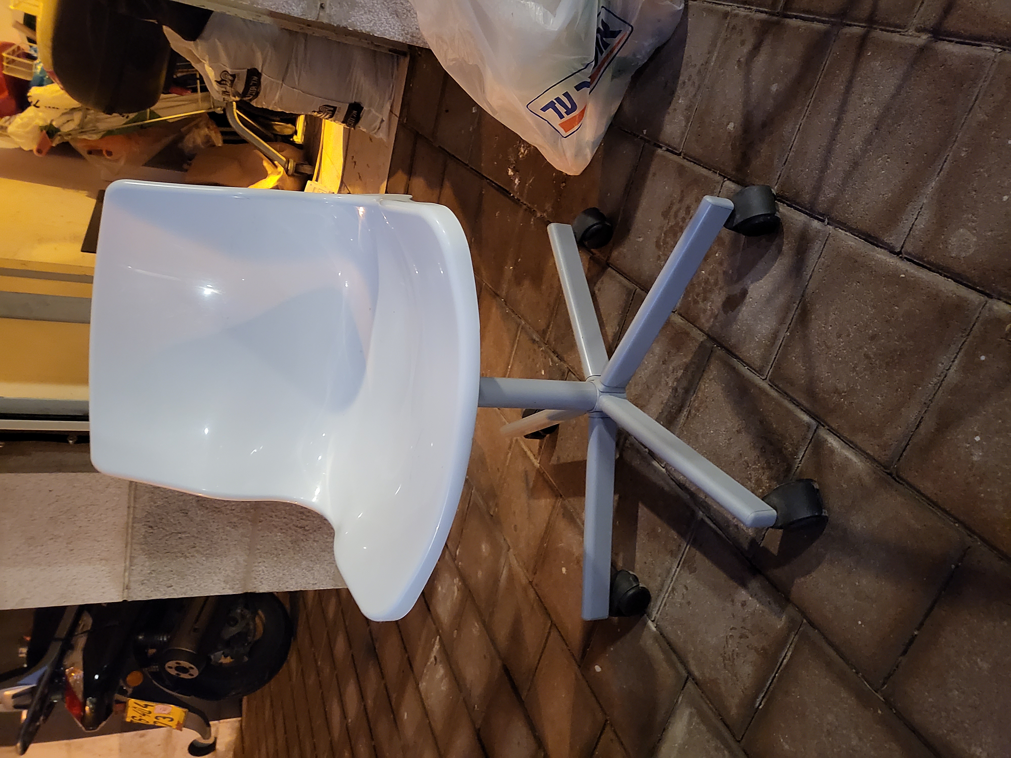 תמונה 1 ,כיסא מסתובב ,פלסטיק , חדש חדשש למכירה בתל אביב - יפו ריהוט  כיסאות