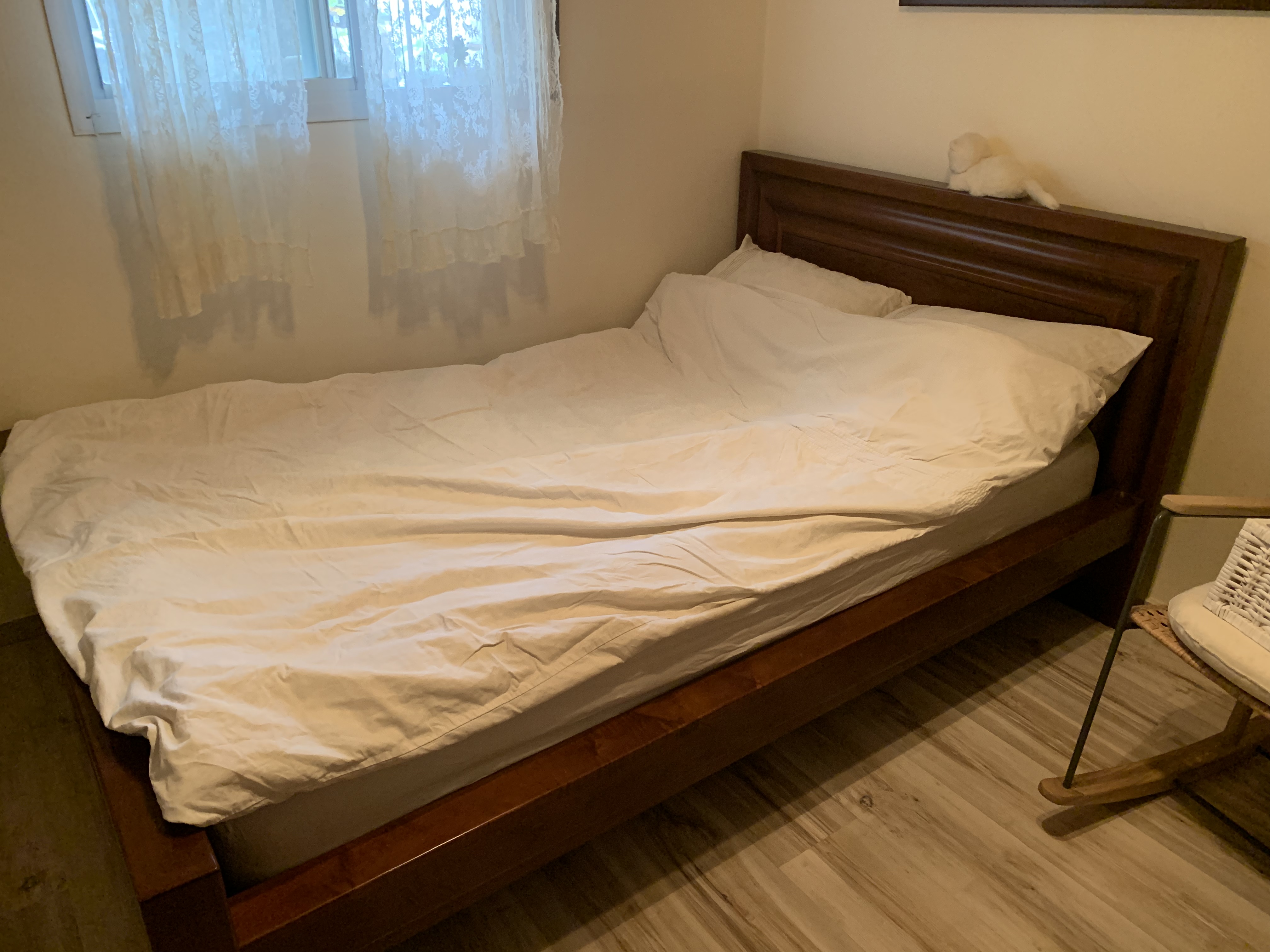 תמונה 1 ,מיטה וחצי + שידה של 4 מגירות למכירה בנשר ריהוט  חדרי שינה