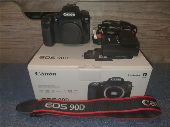 Canon EOS 90D DSLR Camera with 