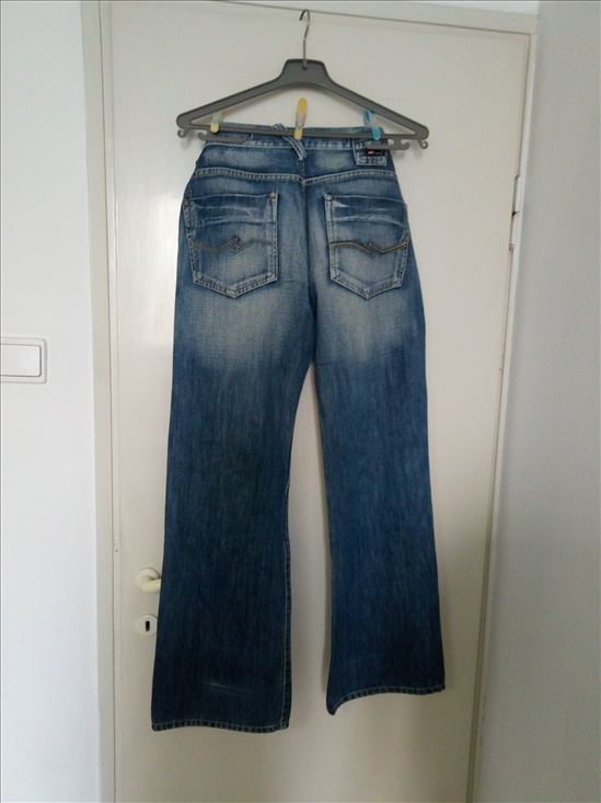  ג'ינס ארוך מתרחב לגבר במידה 42 במצב טוב מאד.