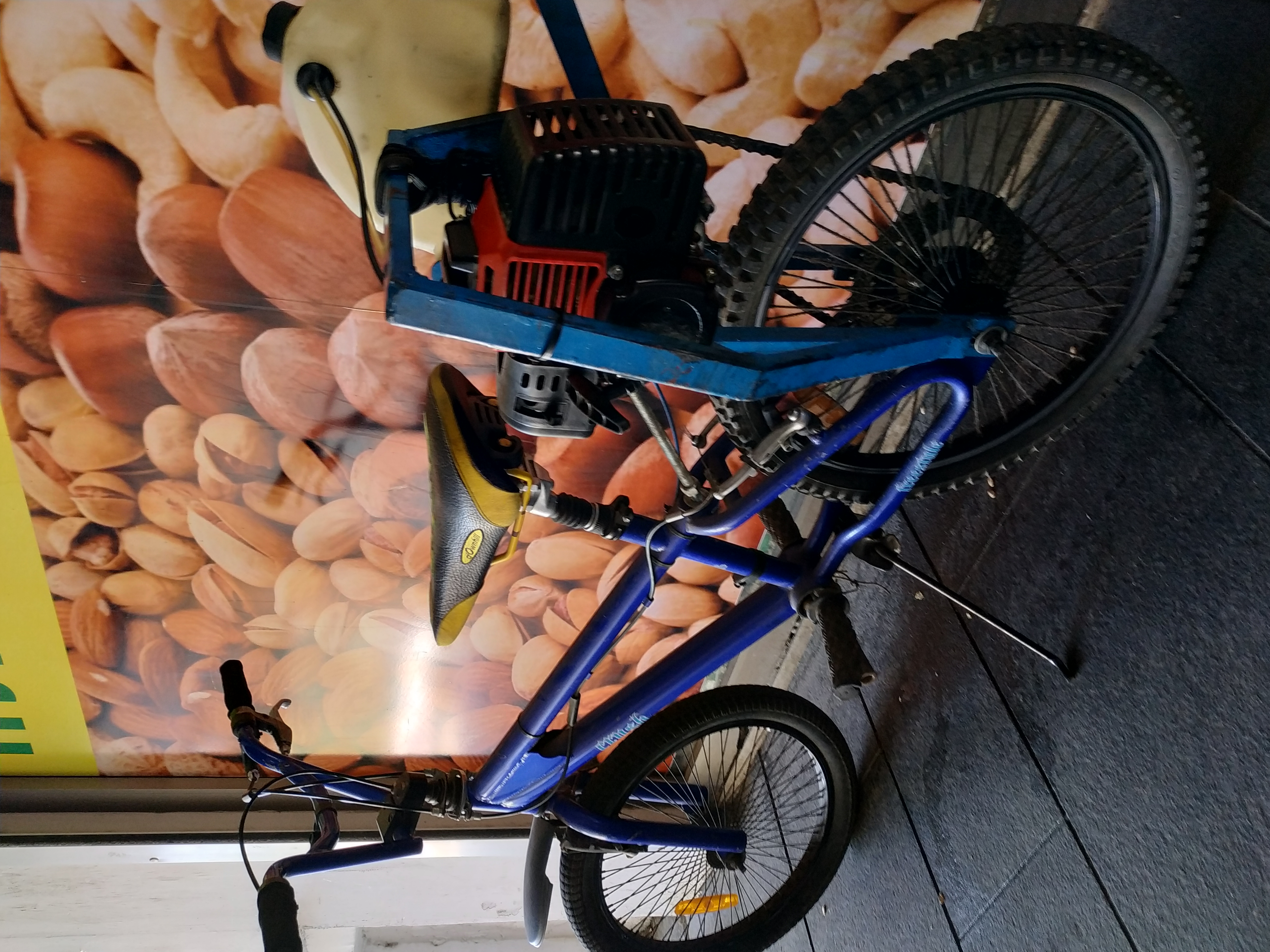 תמונה 1 ,אופני פעלולים עם מנוע בנזין למכירה בקרית אתא אופניים  אופניים ממונעים