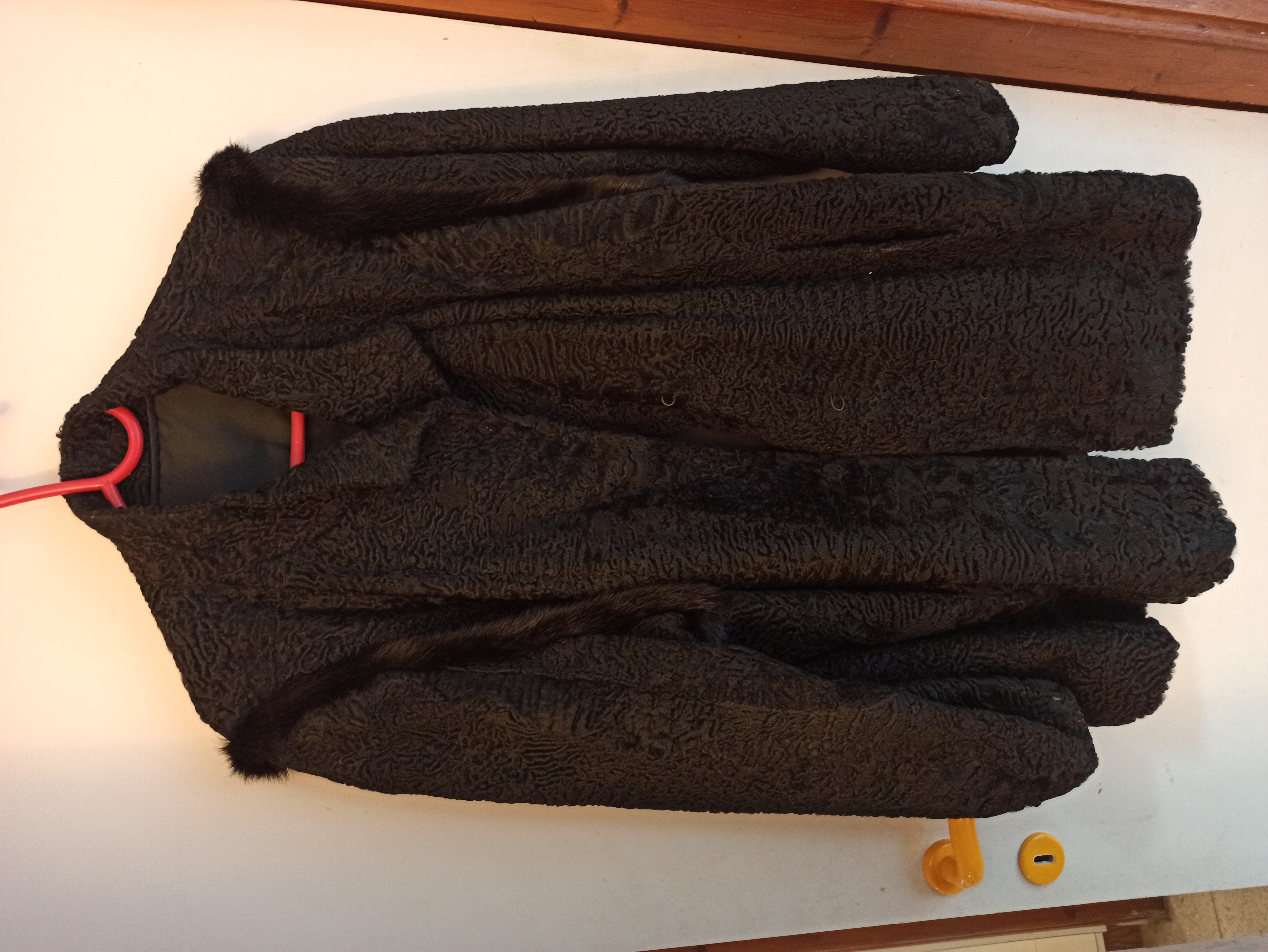 תמונה 2 ,מעיל פרווה אמיתית למכירה בגדרה ביגוד ואביזרים  מעילים וג'קטים