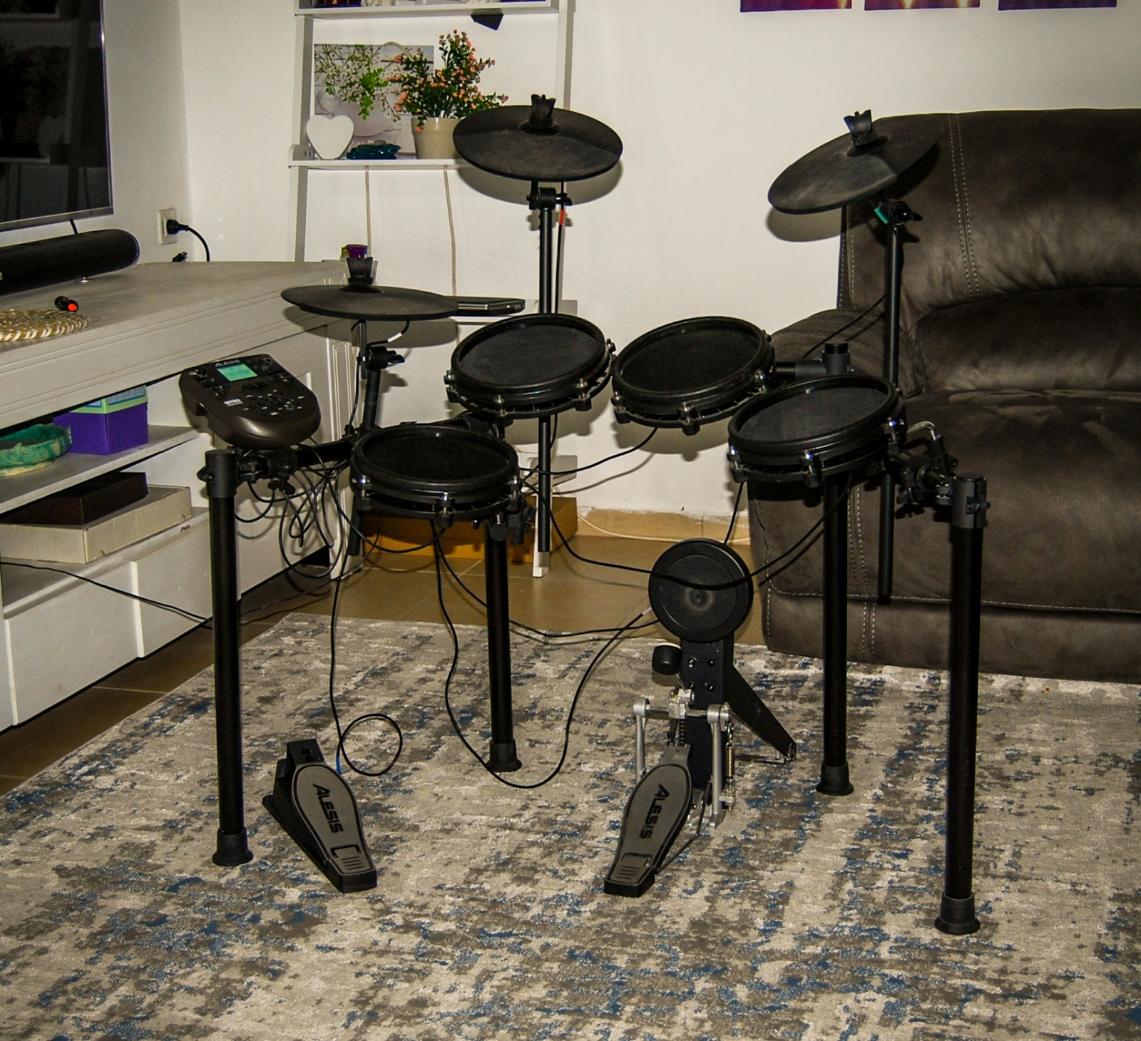 תמונה 3 ,Alesis nitro mesh kit וכיסא למכירה בעכו כלי נגינה  תופים