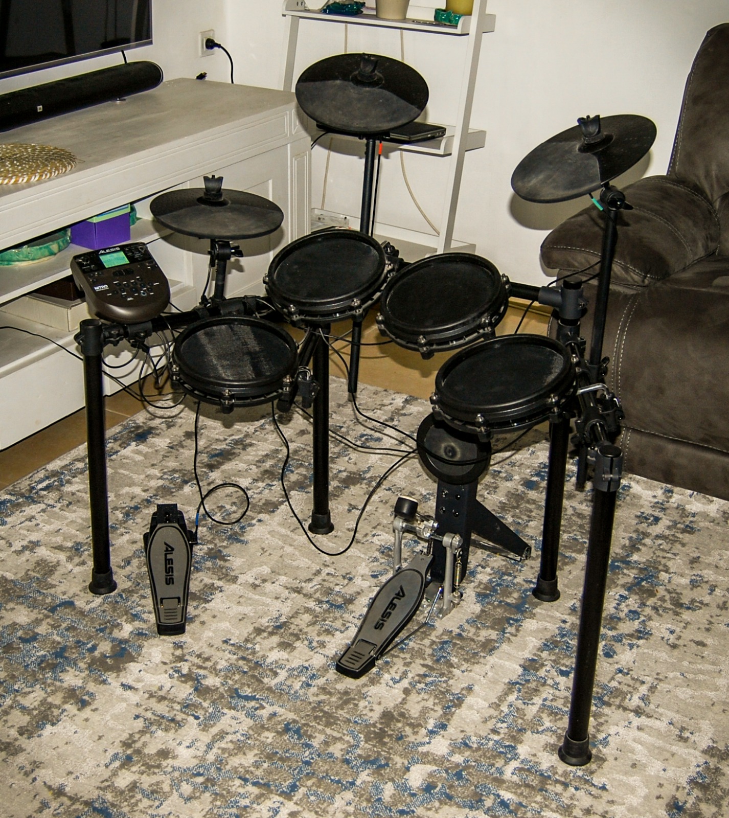 תמונה 4 ,Alesis nitro mesh kit וכיסא למכירה בעכו כלי נגינה  תופים