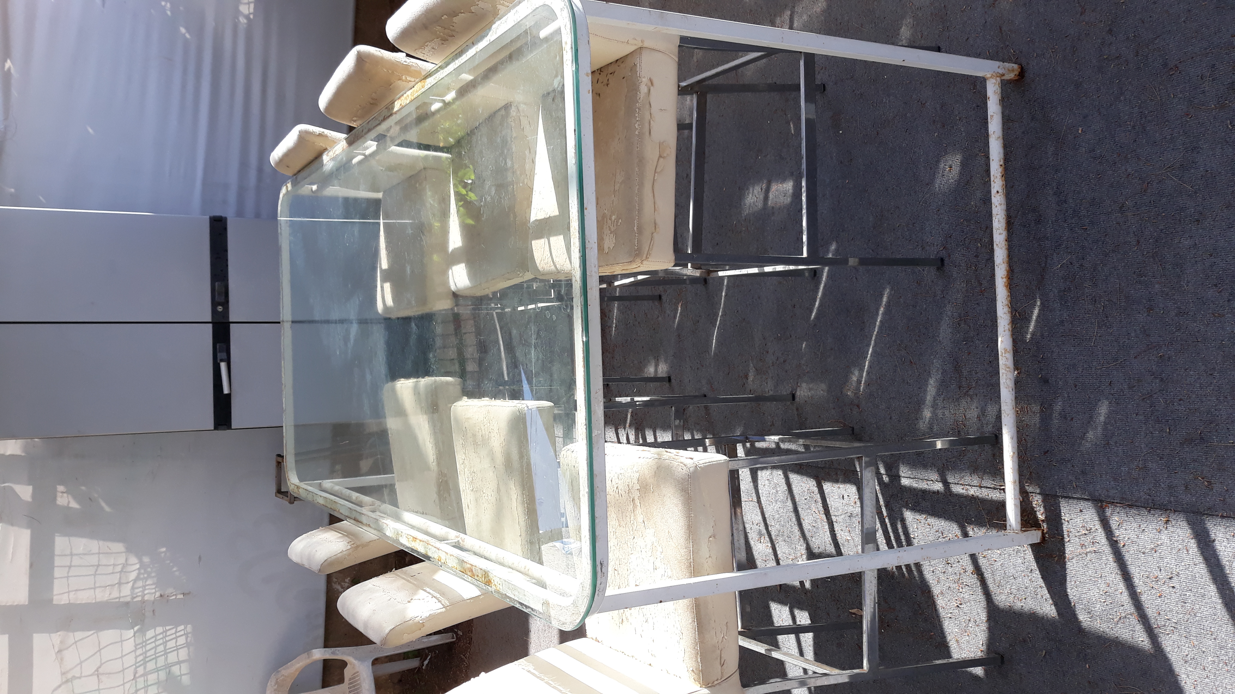 תמונה 1 ,שולחן זכוכית גבוה למכירה בראשל"צ לגינה  ריהוט לגינה