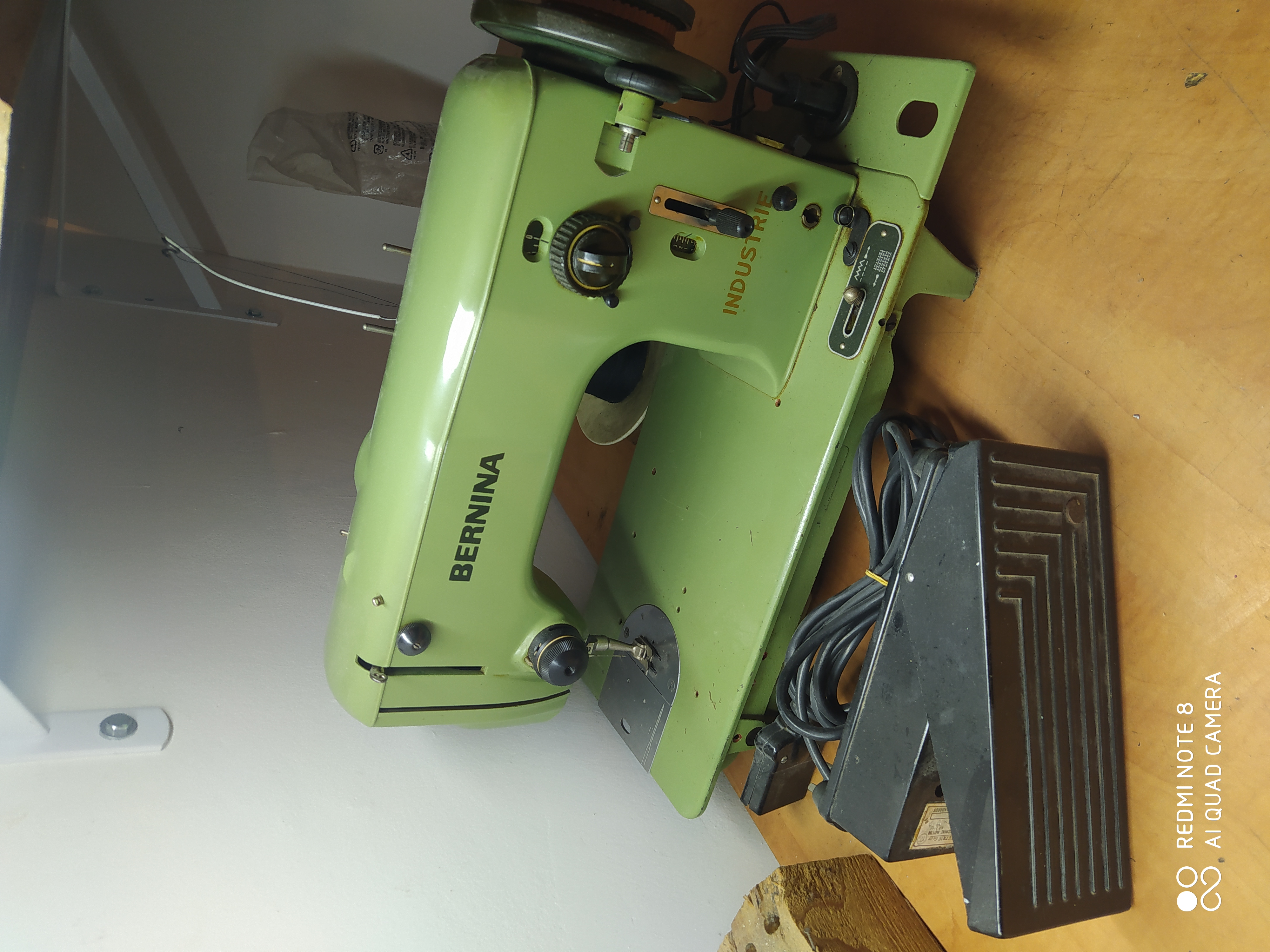 תמונה 1 ,מכונת תפירה של ברנינה למכירה במודיעין עילית מוצרי חשמל  מכונת תפירה