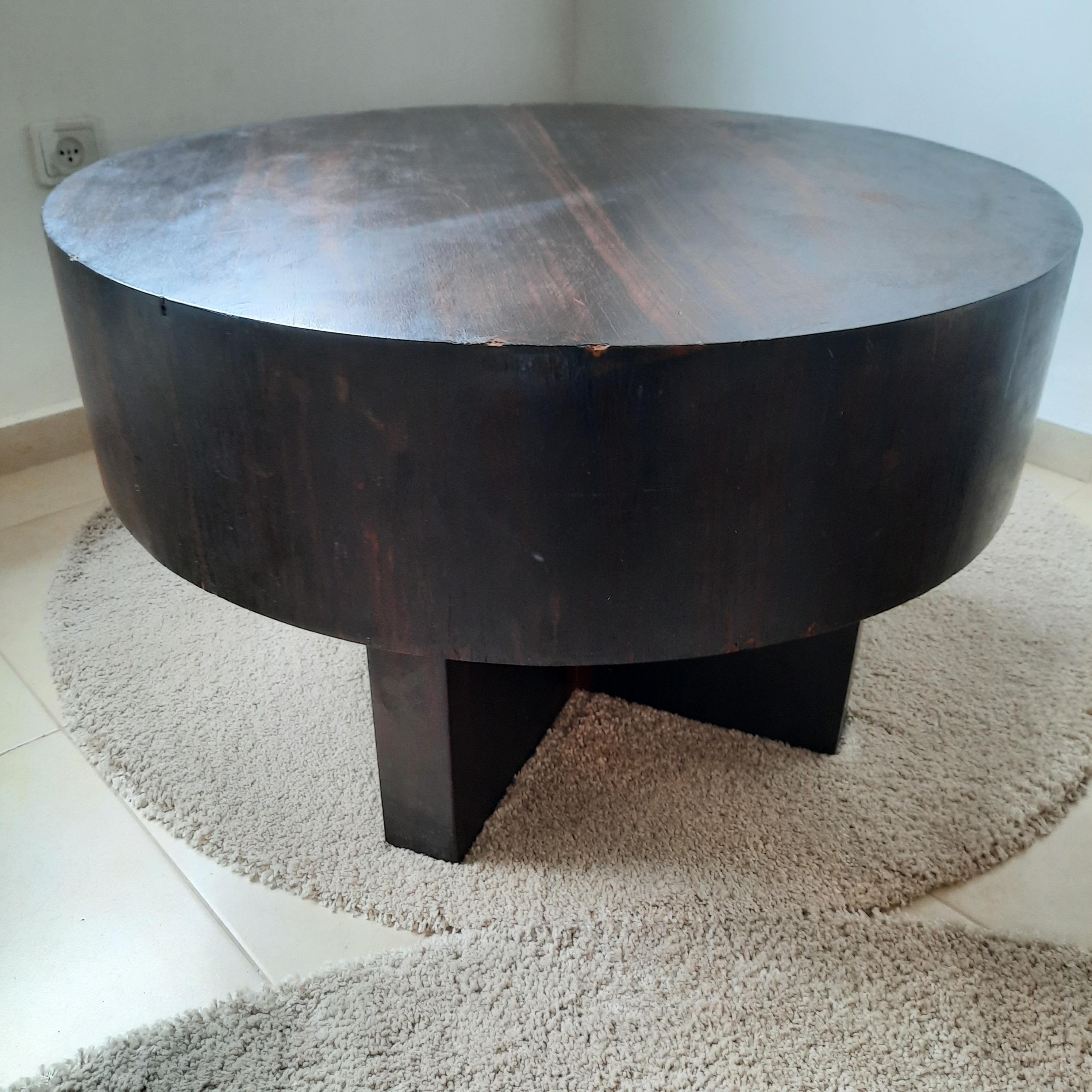 תמונה 1 ,שולחן עץ מלא עתיק למכירה בחיפה ריהוט  ריהוט עתיק