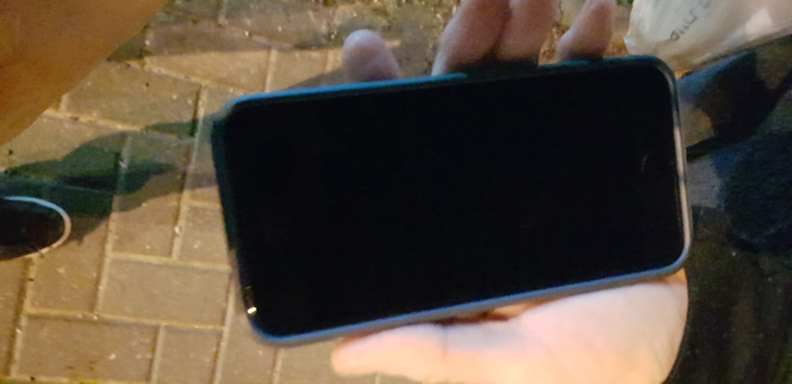 תמונה 2 ,איפון sE למכירה בתל אביב סלולרי  סמארטפונים