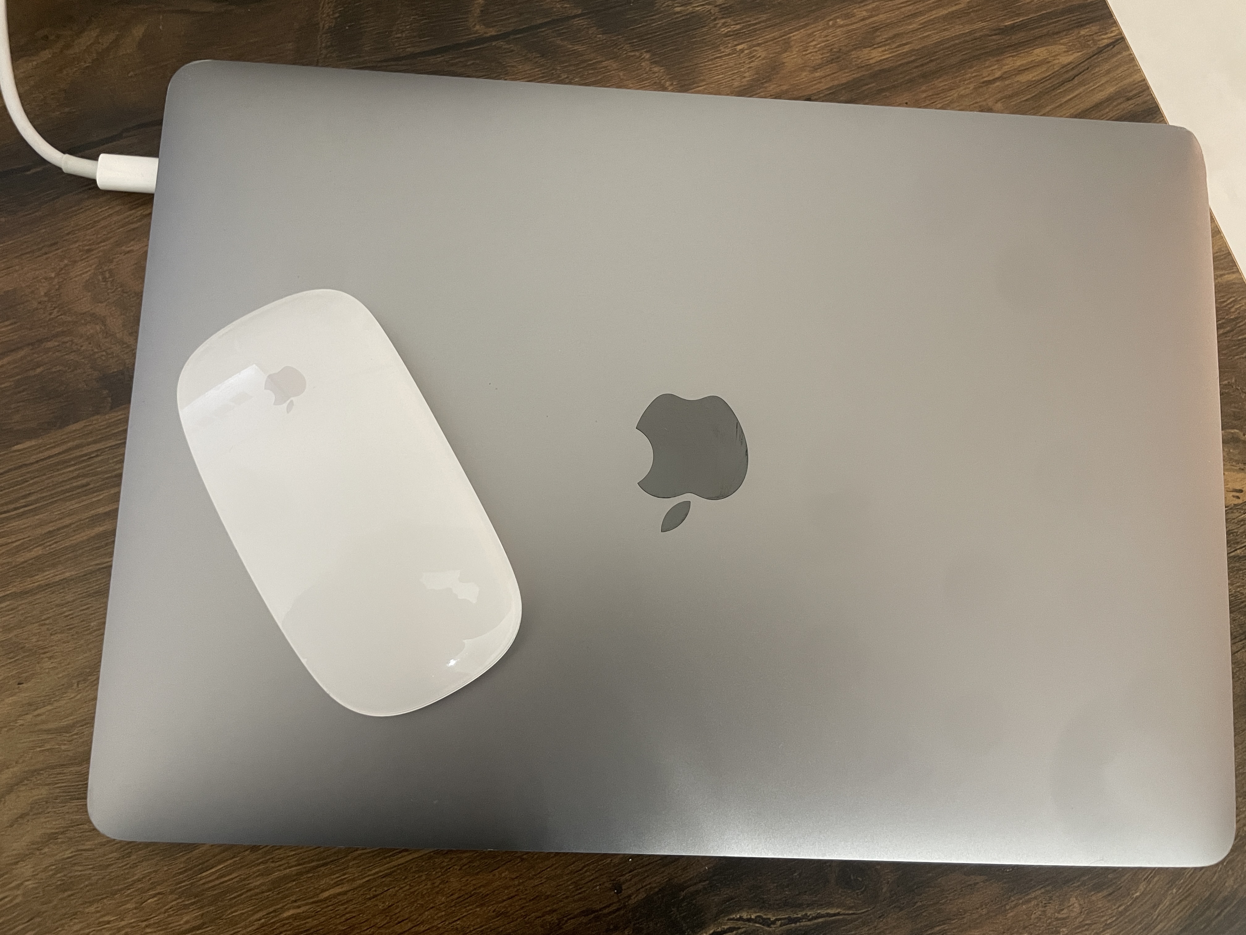 תמונה 2 ,Macbook pro touchbar (2019) i5 למכירה בריינה מוצרי Apple  מחשבים וציוד נלווה