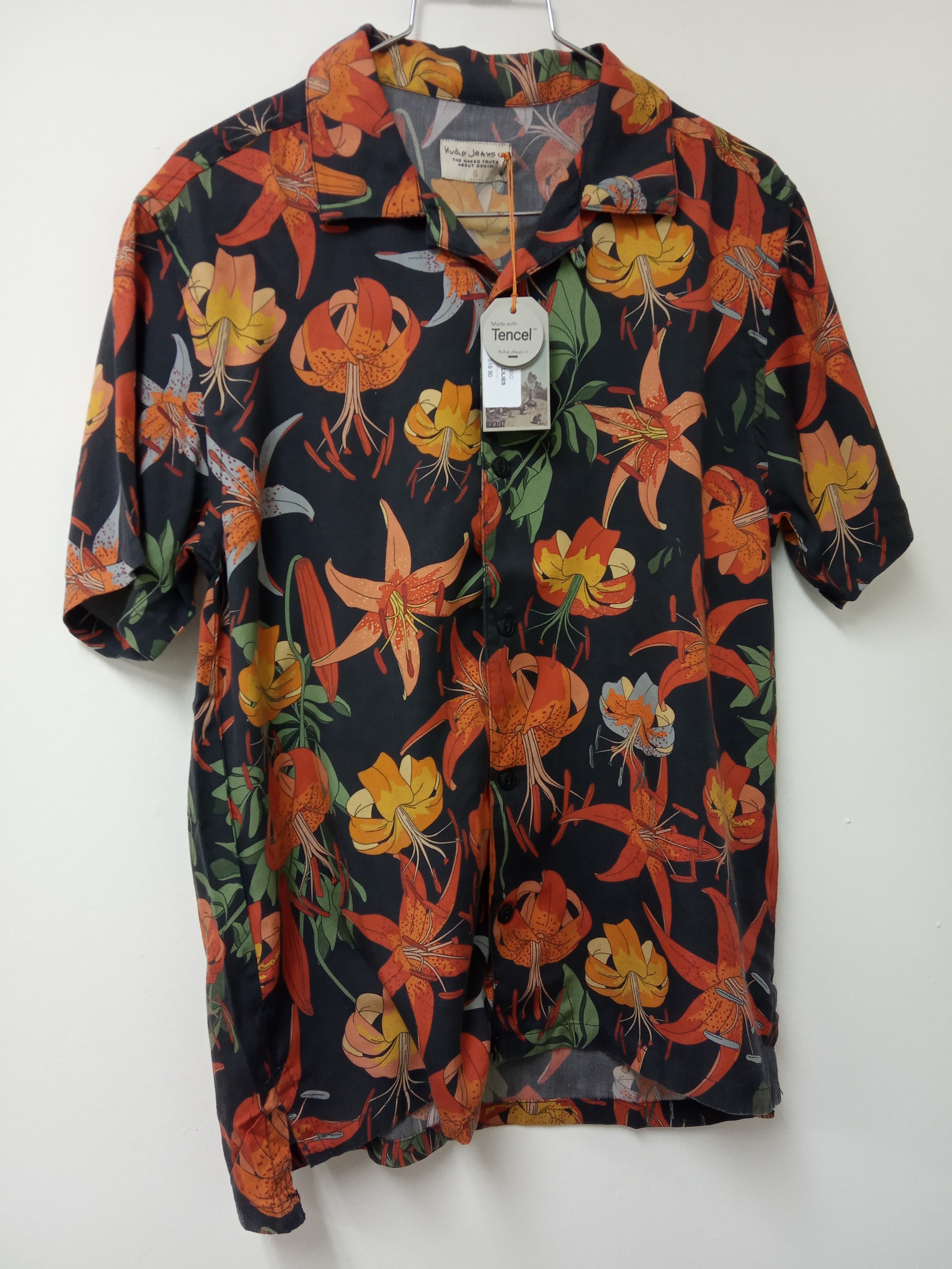 תמונה 1 ,חולצה פרחונית לגבר נודי מידה ס למכירה בתל אביב ביגוד ואביזרים  חולצות