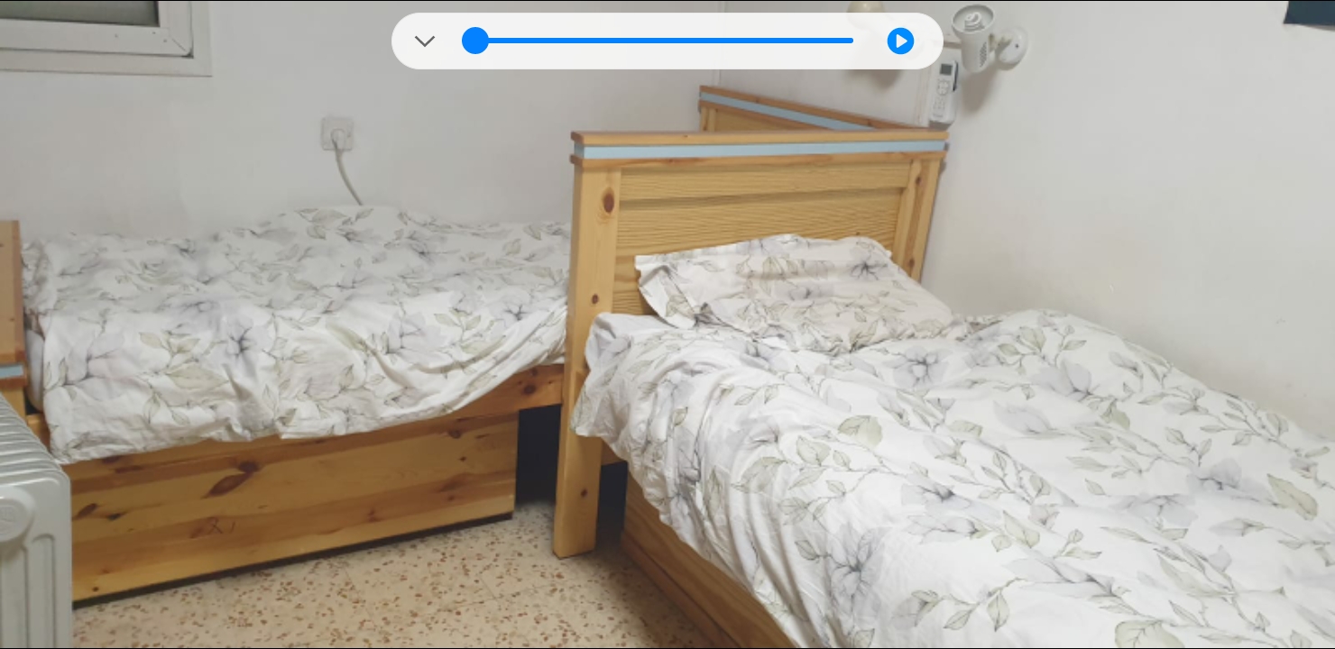 תמונה 3 ,2 מיטות מעץ עם מזרונים ומיטה  למכירה בחיפה ריהוט  חדרי שינה