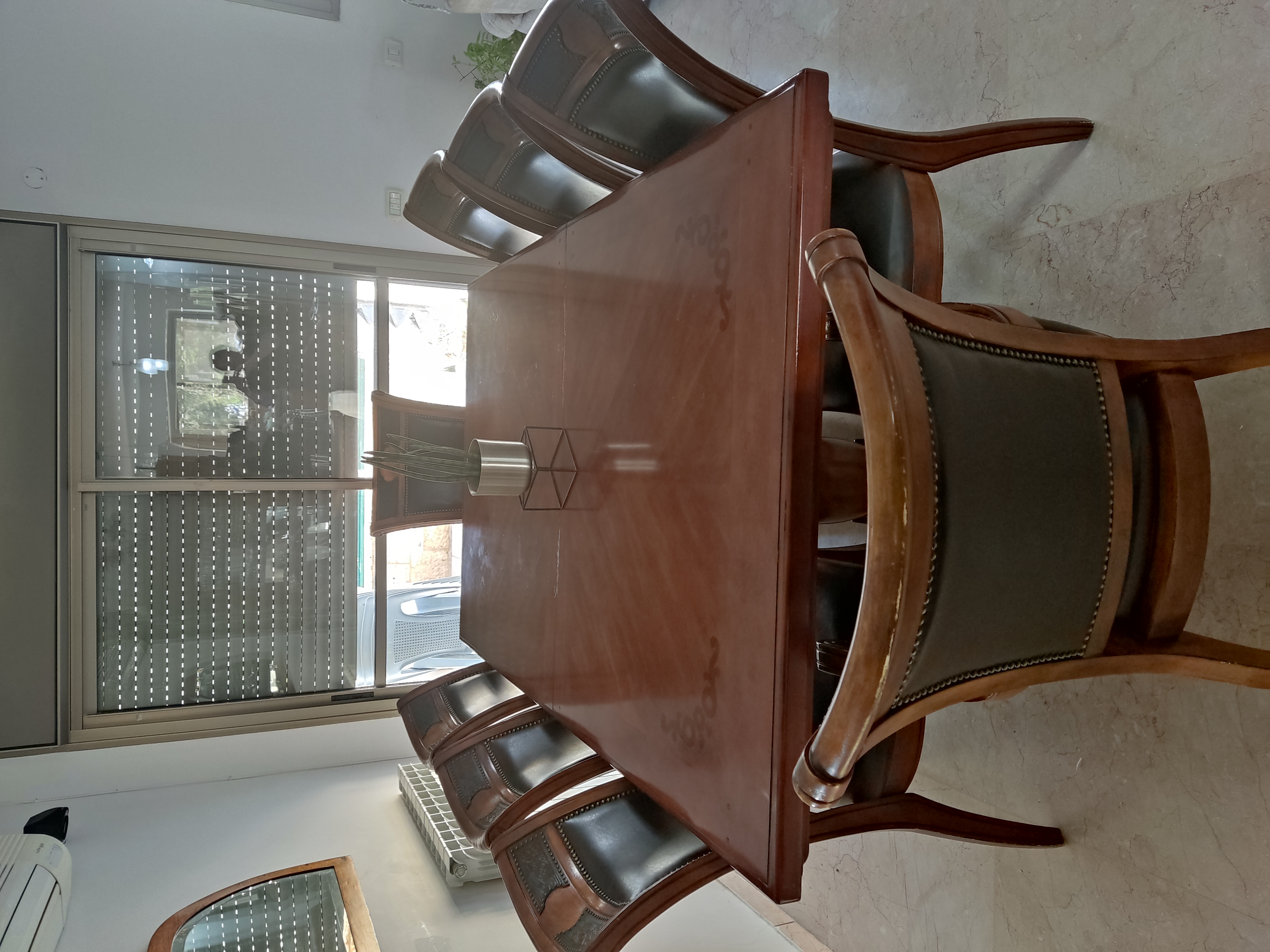 תמונה 2 ,שולחן עץ יוקרתי ריצ' למכירה בירושלים ריהוט  שולחנות