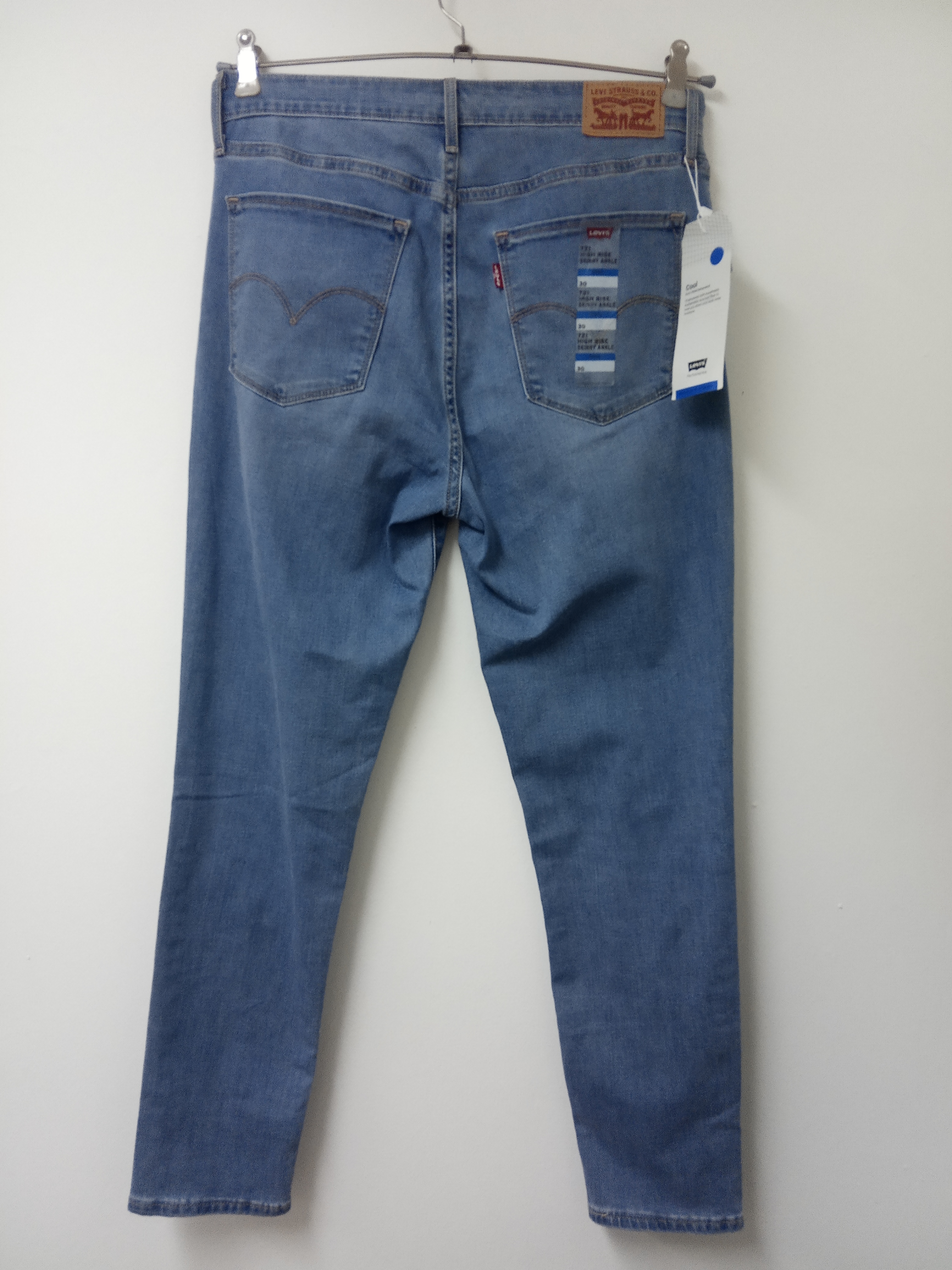 תמונה 3 ,ג'ינס ליווייס חדש עם תוית מידה למכירה בתל אביב ביגוד ואביזרים  ג'ינסים ומכנסיים