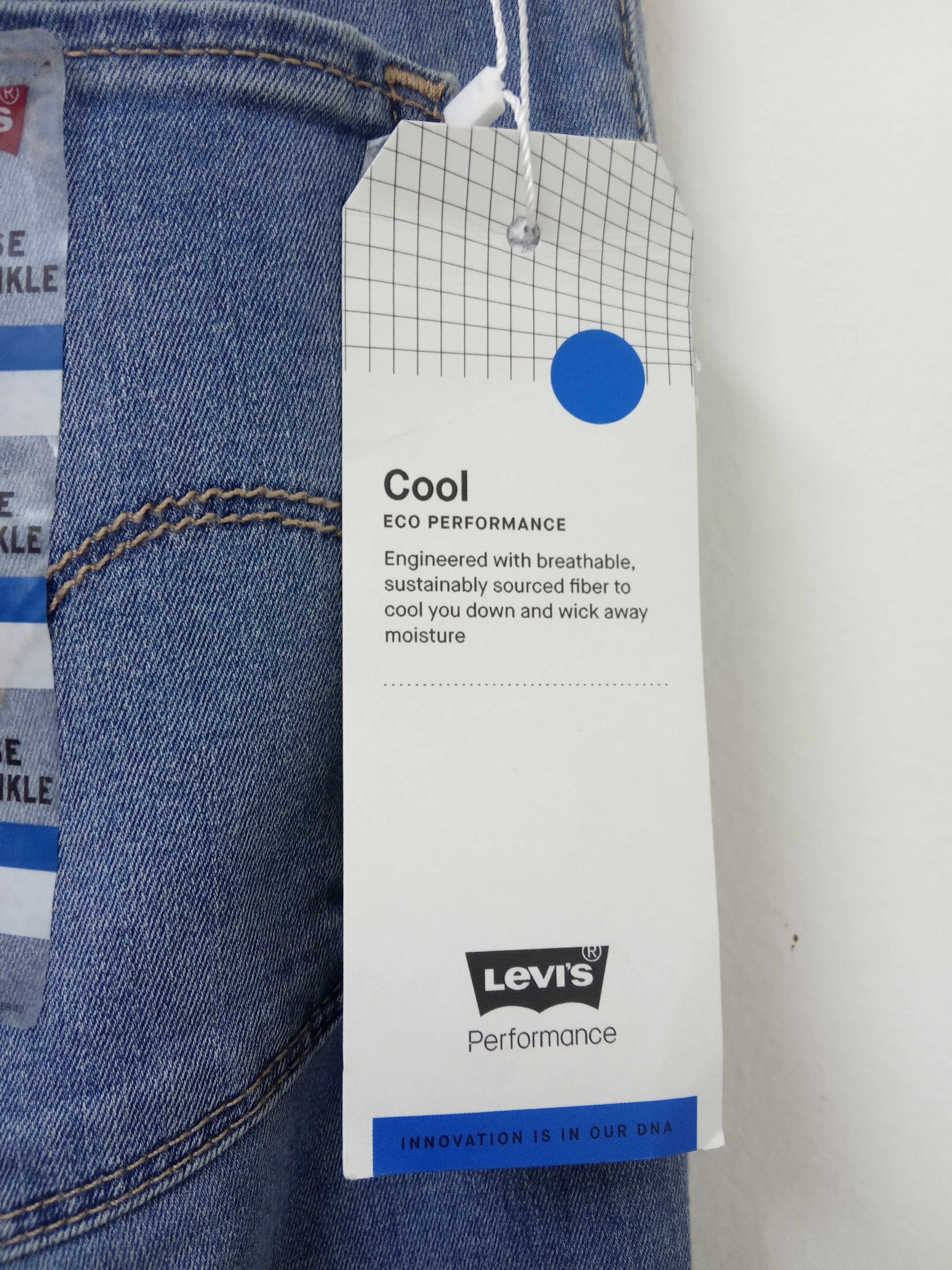תמונה 6 ,ג'ינס ליווייס חדש עם תוית מידה למכירה בתל אביב ביגוד ואביזרים  ג'ינסים ומכנסיים