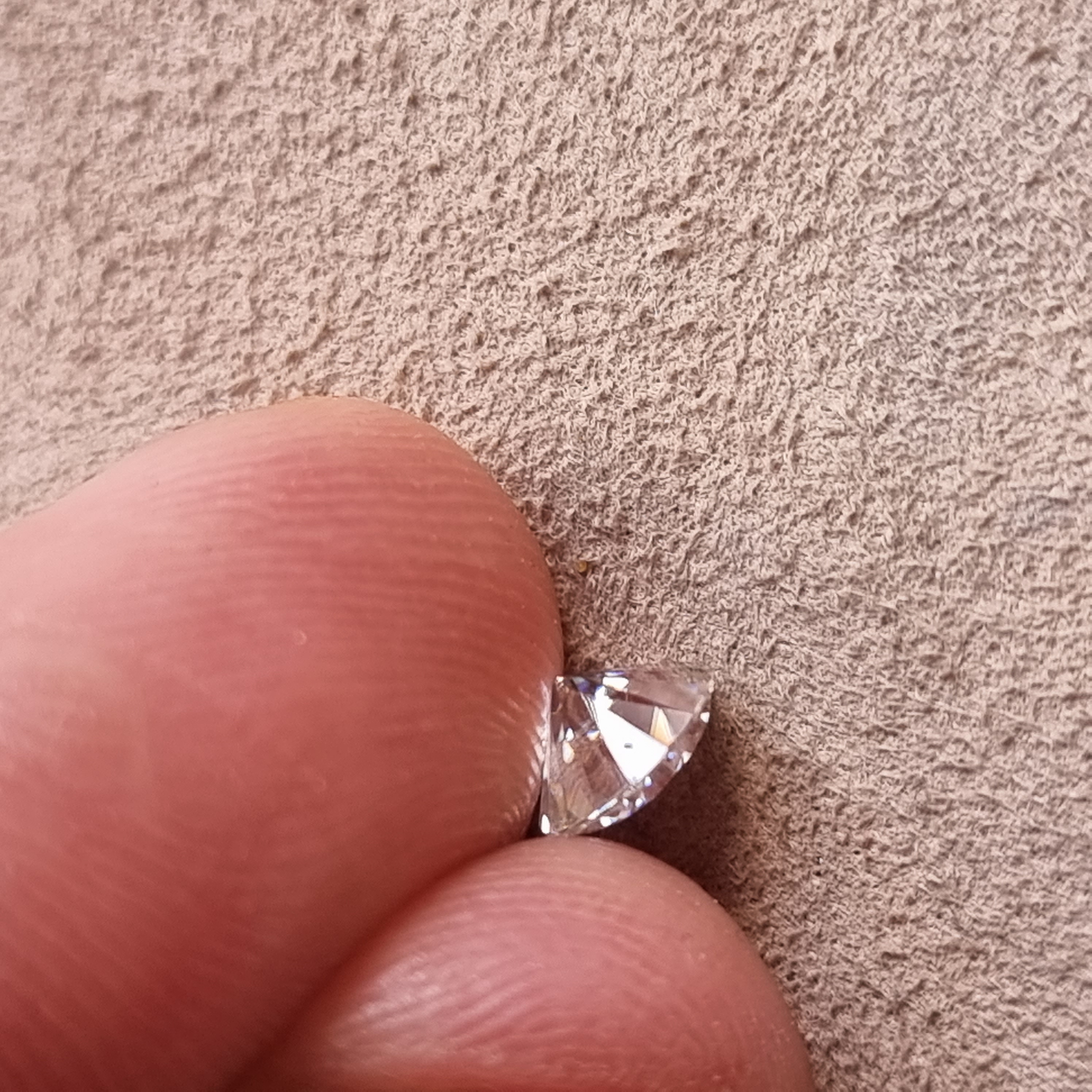 תמונה 4 ,יהלום סינטטי  למכירה בחולון שונות  שונות