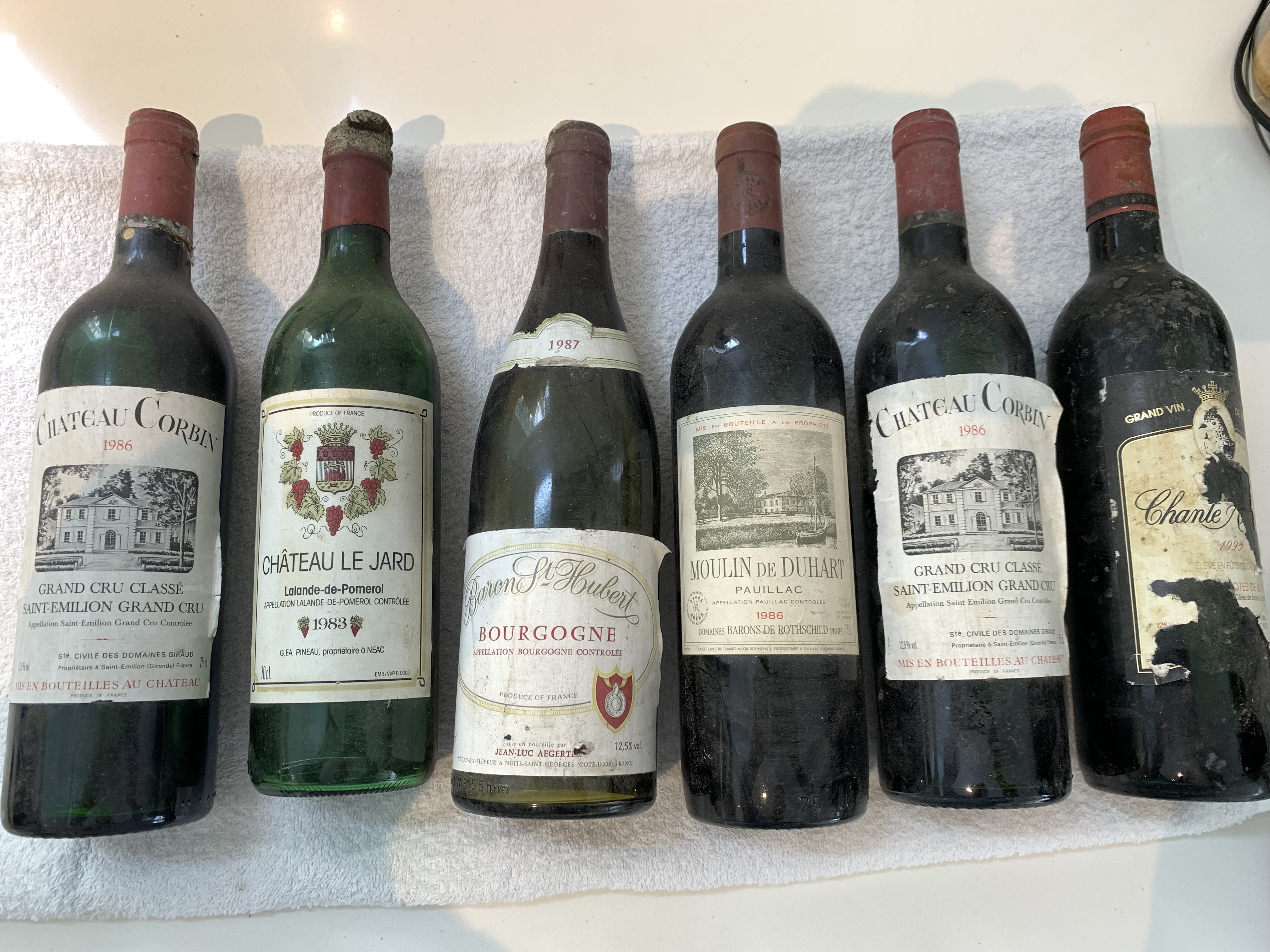 תמונה 1 ,אוסף יינות שנת 1985 5 בקבוקים למכירה בחיפה אספנות  יינות