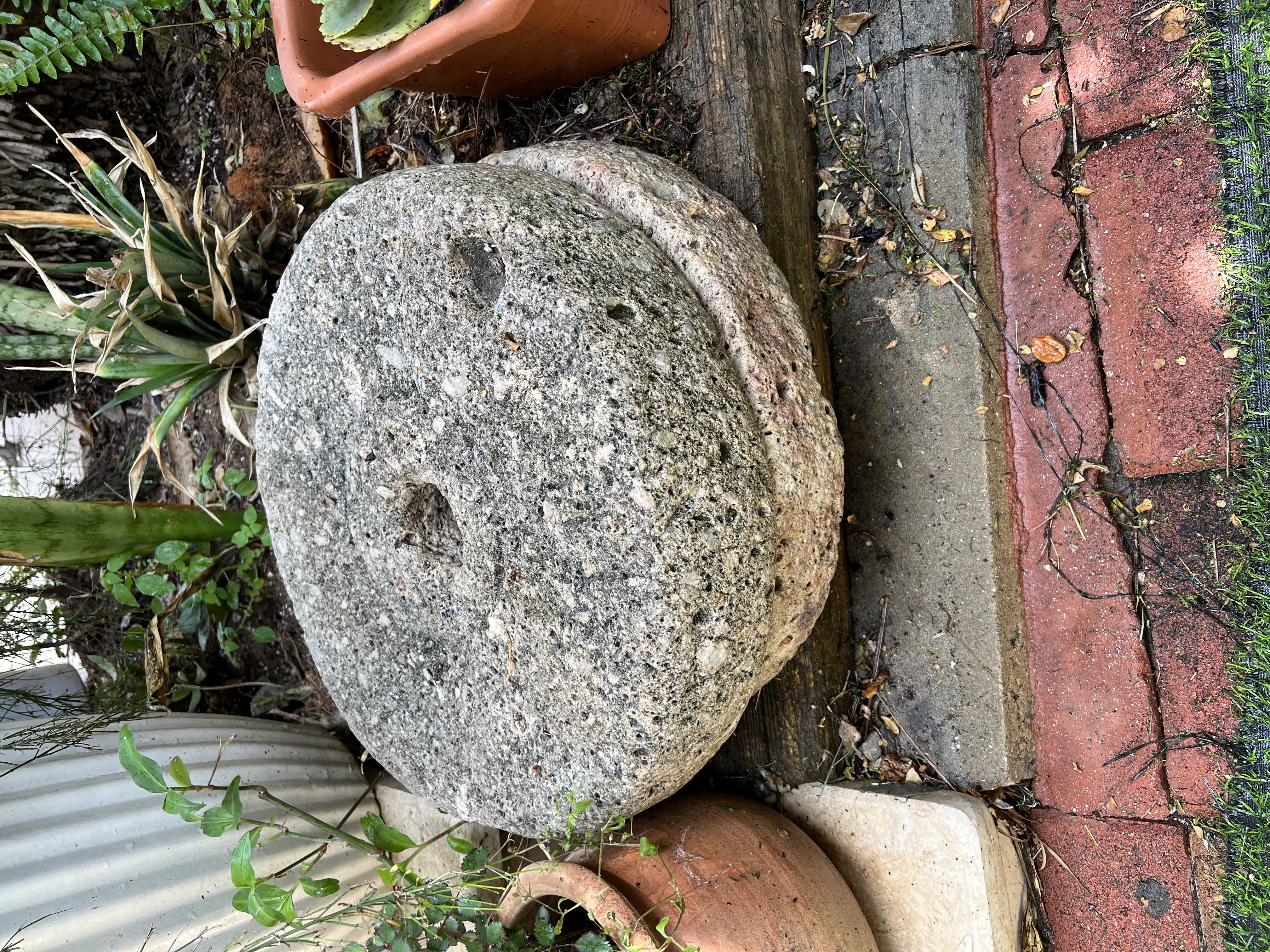תמונה 2 ,אבן ריחיים (ג׳רושה) למכירה בכפר קרע אספנות  ענתיקות
