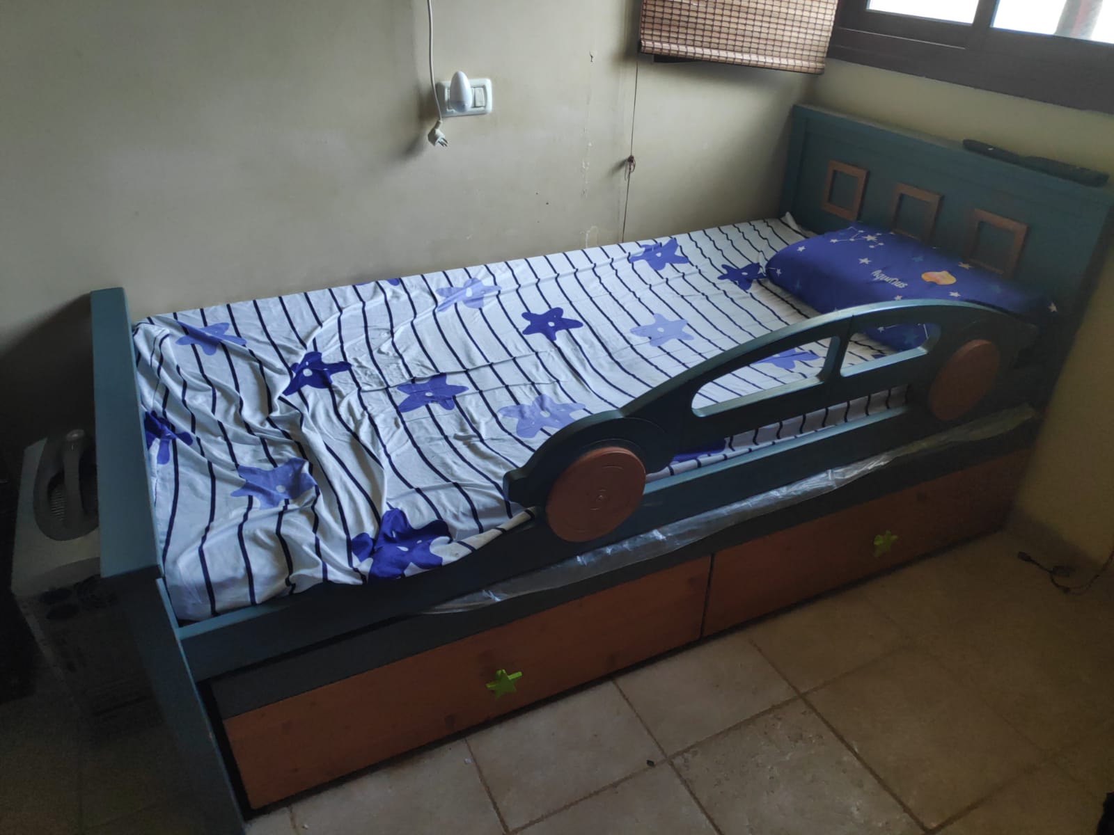 תמונה 1 ,מיטת נוער במצב מצוין  למכירה בעין יעקב ריהוט  מיטות