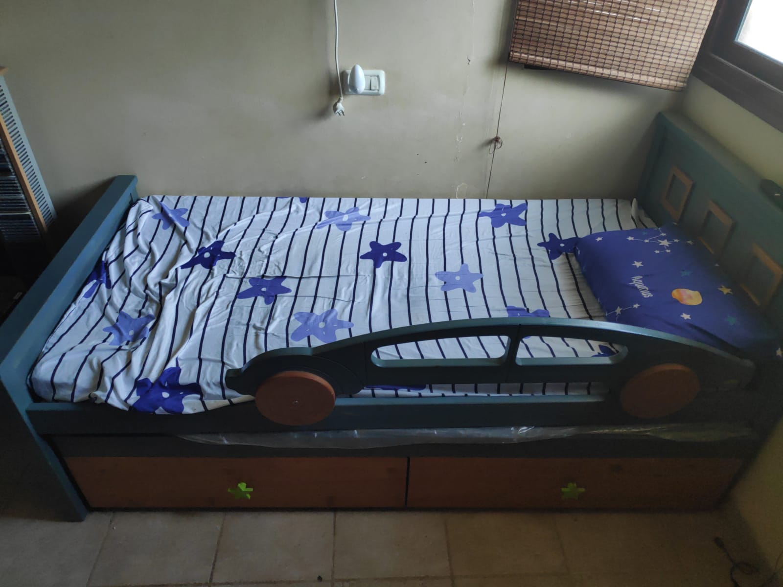 תמונה 2 ,מיטת נוער במצב מצוין  למכירה בעין יעקב ריהוט  מיטות