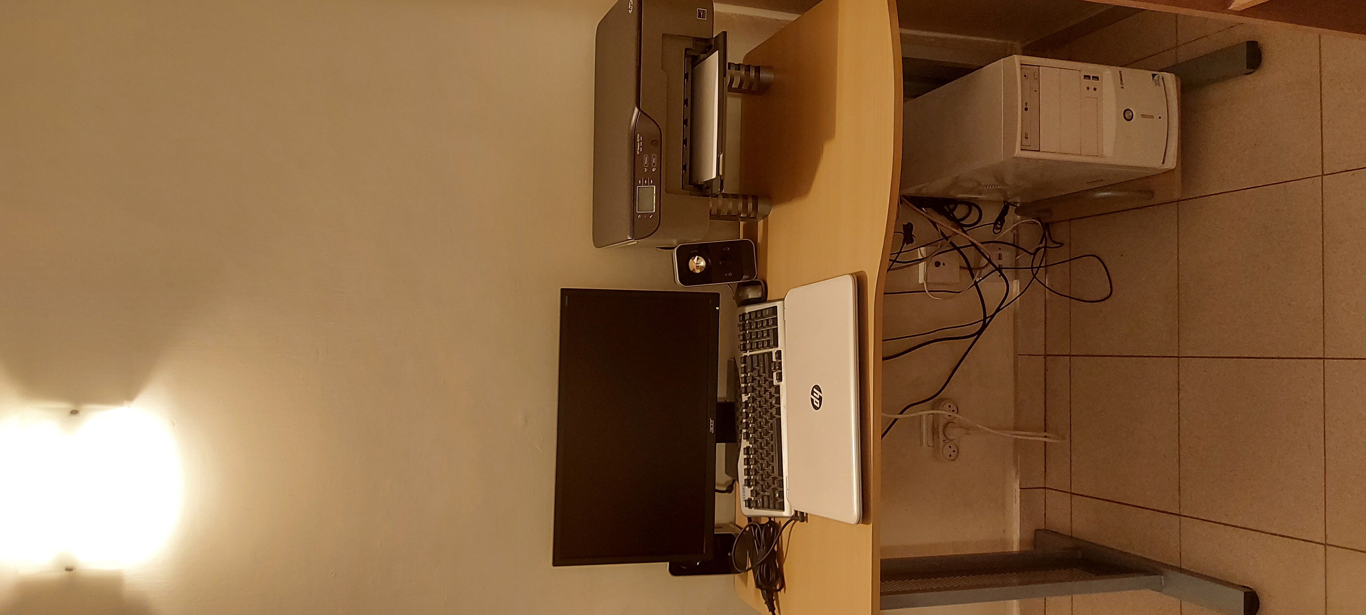 תמונה 1 ,שולחן מחשב למכירה בגבעתיים ריהוט  שולחן מחשב