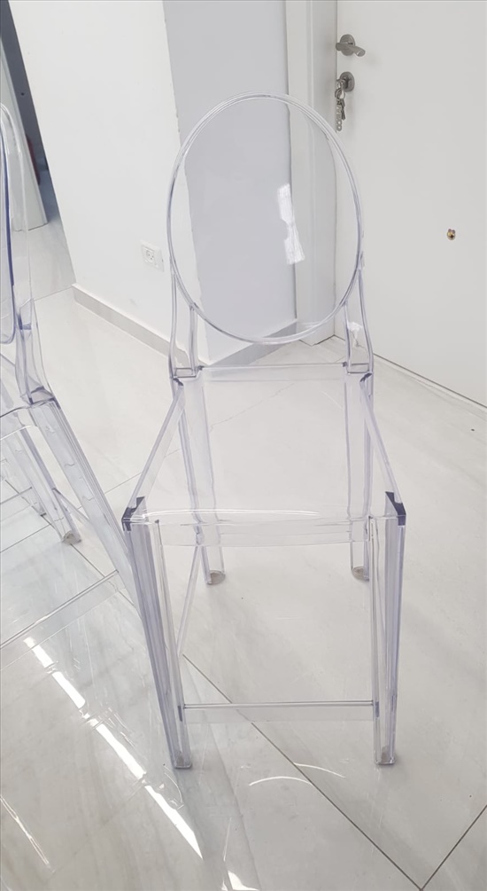 תמונה 1 , 4 כיסאות בר שקופות למכירה ביבנה ריהוט  כיסאות