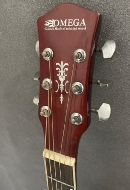 תמונה 2 ,גיטרה אקוסטית  למכירה בחדרה כלי נגינה  גיטרה אקוסטית
