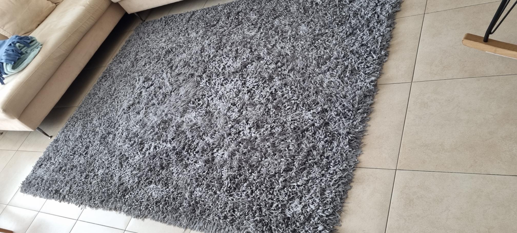 תמונה 1 ,שטיח 2.40*1.70  אפור למכירה בהרצליה ריהוט  שטיחים