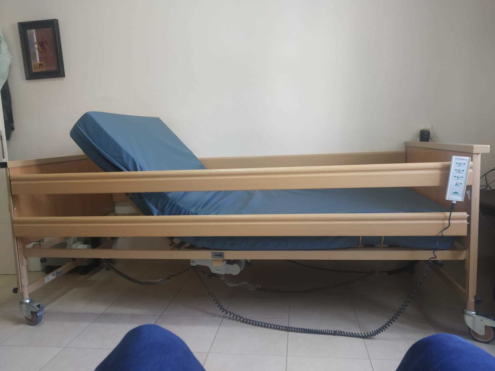 תמונה 2 ,מיטה חשמלית סיעודית מתכווננת למכירה בירושלים ציוד סיעודי/רפואי  מיטה