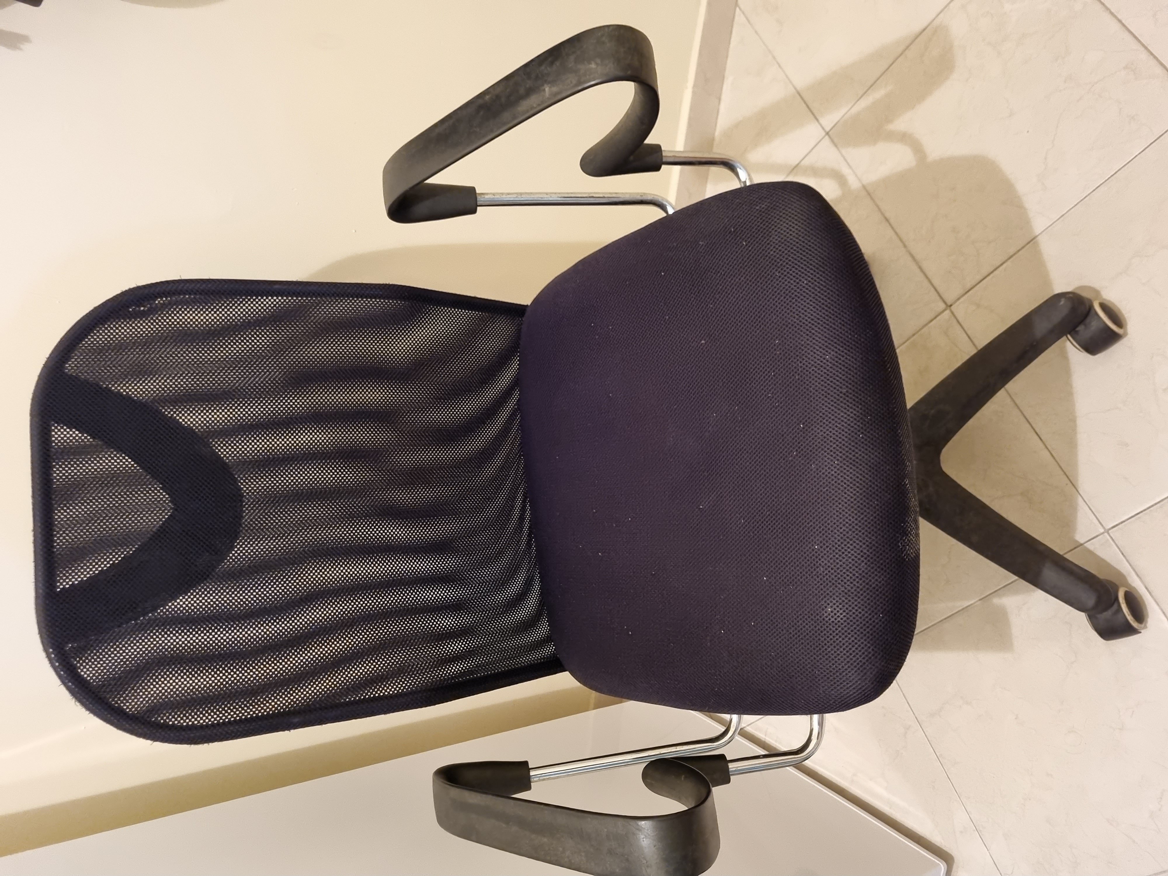 תמונה 1 ,כיסא מחשב עם גלגלים למכירה בתל אביב ציוד משרדי  ריהוט משרדי