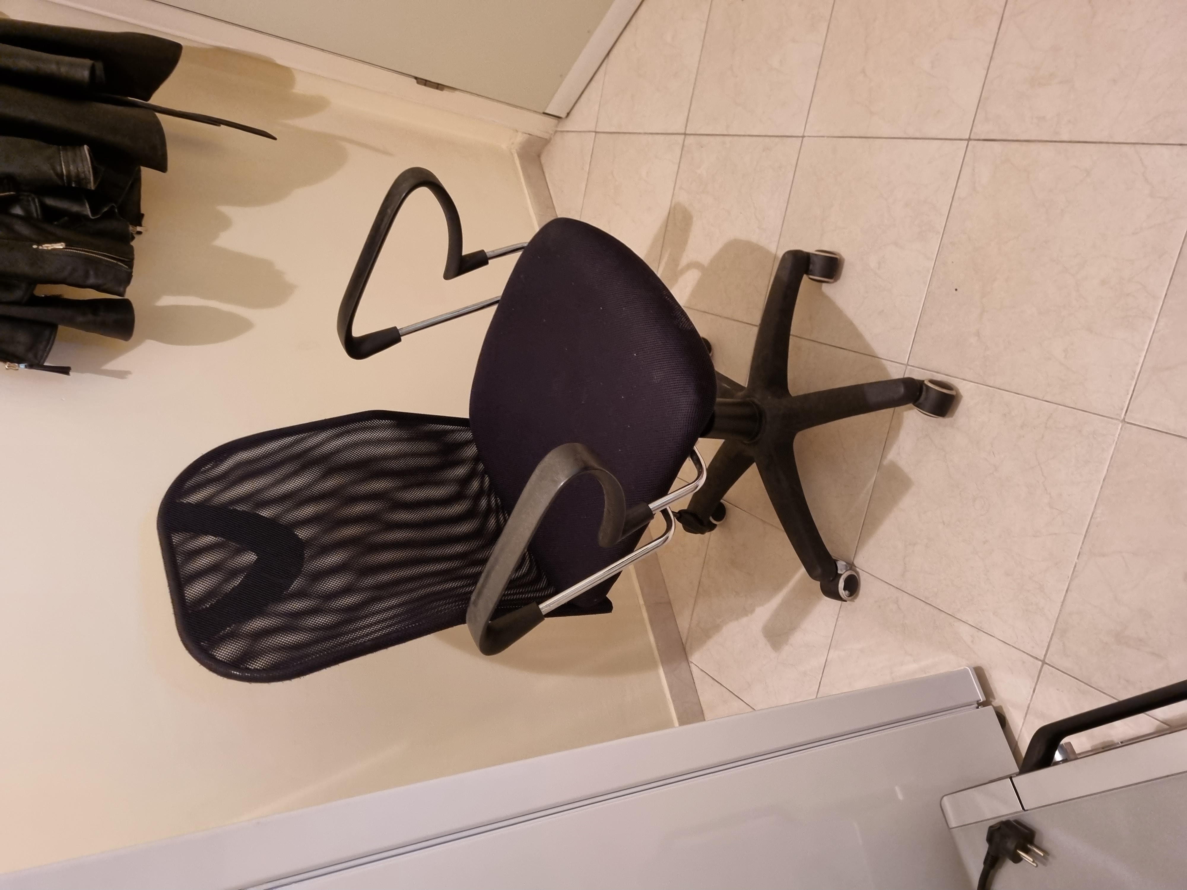 תמונה 4 ,כיסא מחשב עם גלגלים למכירה בתל אביב ציוד משרדי  ריהוט משרדי