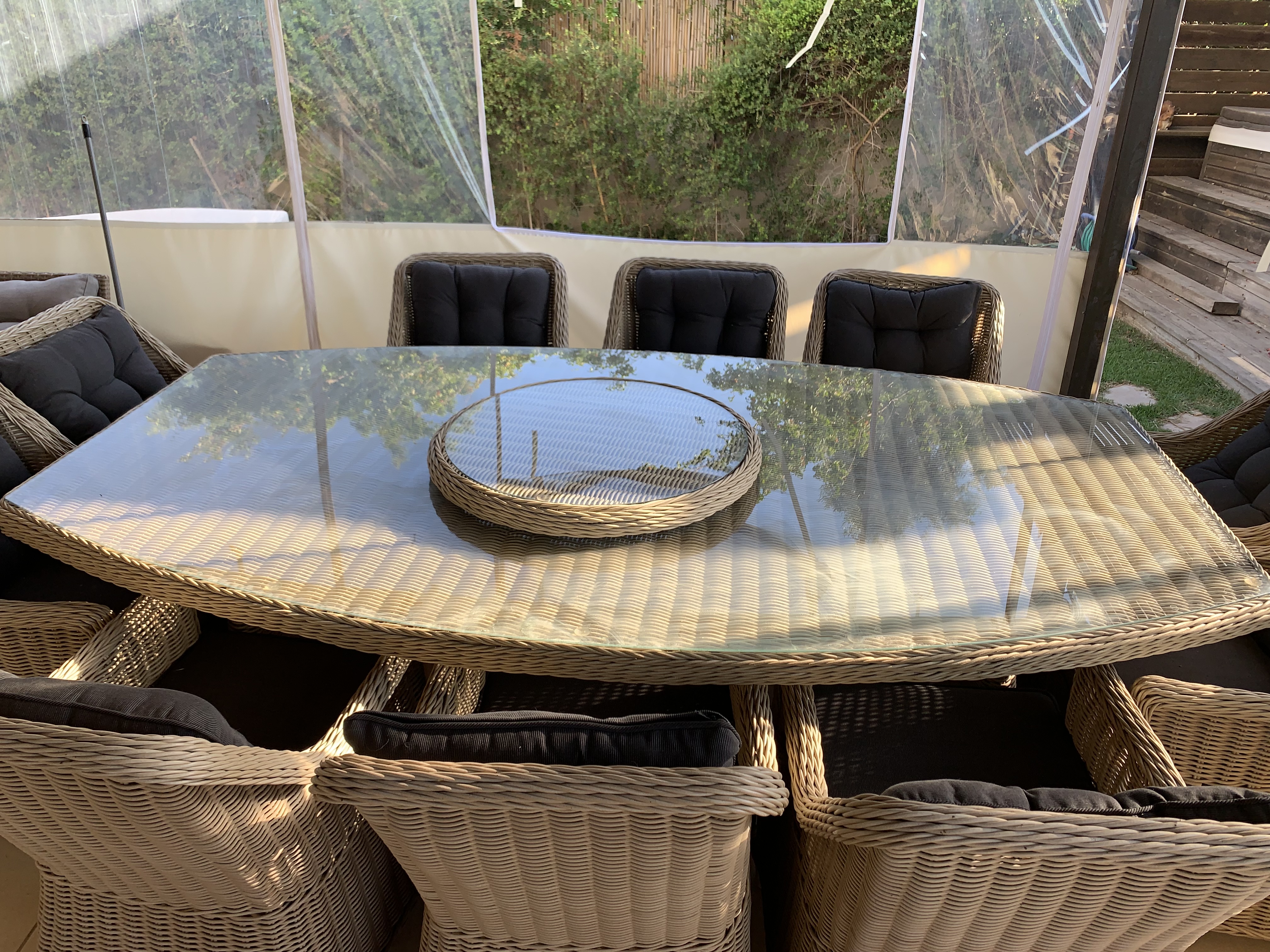 תמונה 3 ,שולחן וכיסאות מרופדים למכירה בניצני עוז ריהוט  פינת אוכל